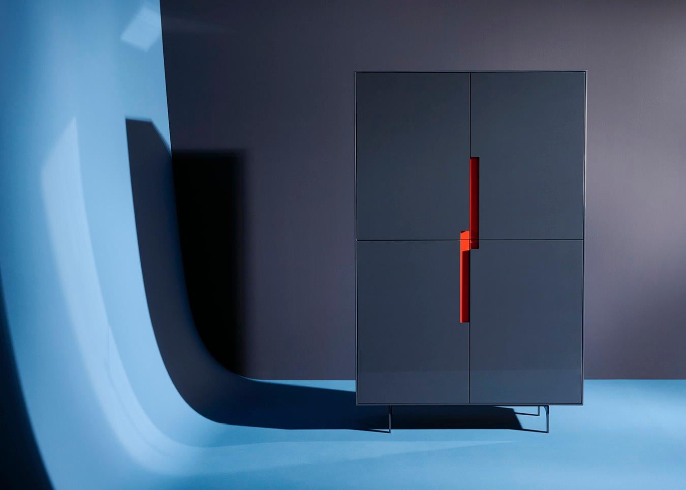 Combinaison 9
Armoire en trame verticale 24 avec 4 portes en basic
/ couleur d'accent avec piétement H 15 cm


Un meuble, un milliard de configurations possibles. CANVAS offre plus de combinaisons de raccords et de finitions que toute autre ligne de