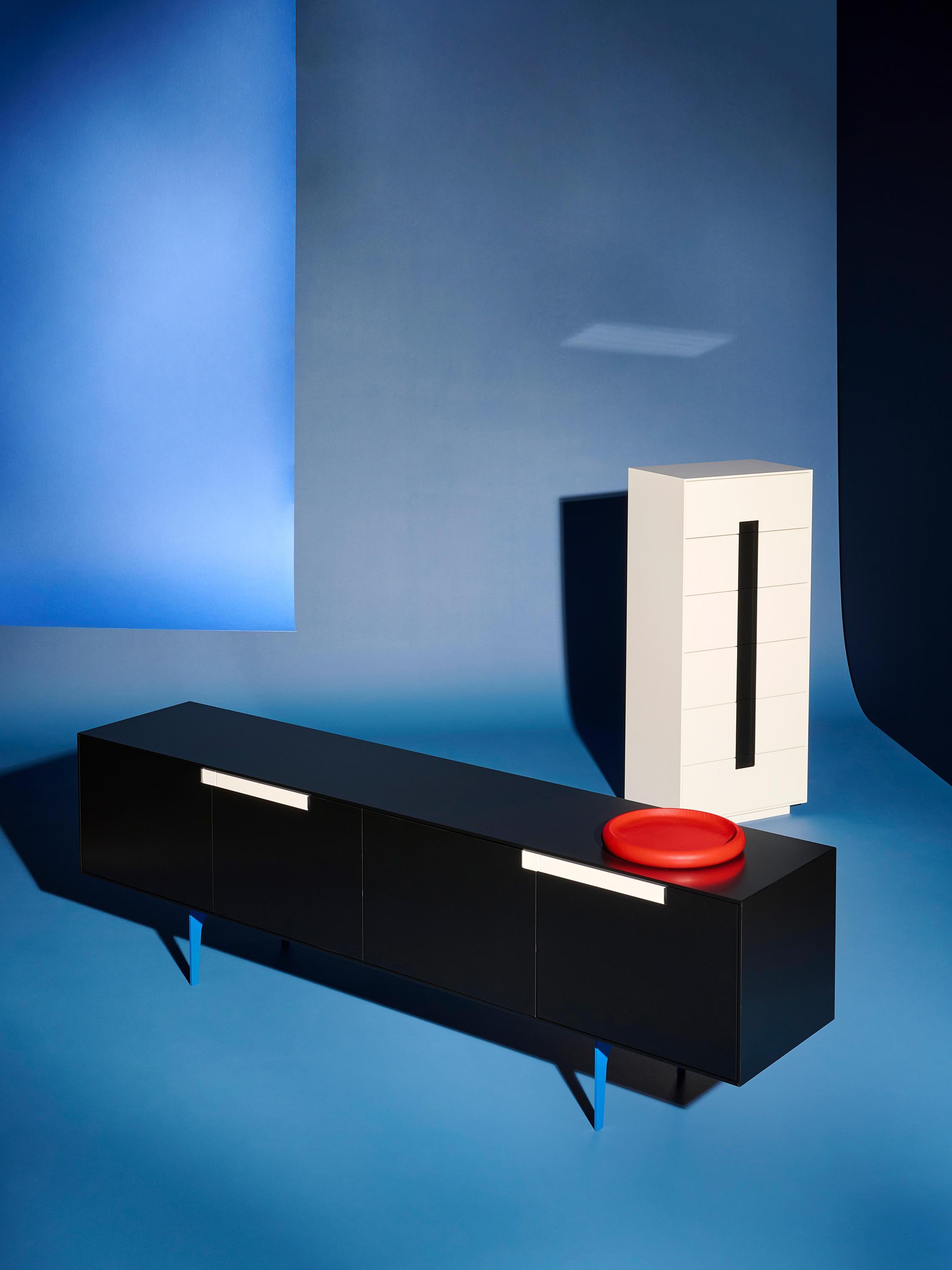 Cabinet de toile Schonbuch personnalisable  par Christian Haas Neuf - En vente à New York, NY