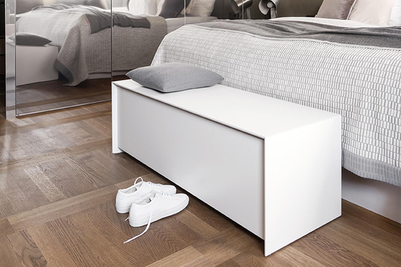 Customizable Schonbuch Chest Bench Storage by Martin Hirth In New Condition For Sale In New York, NY