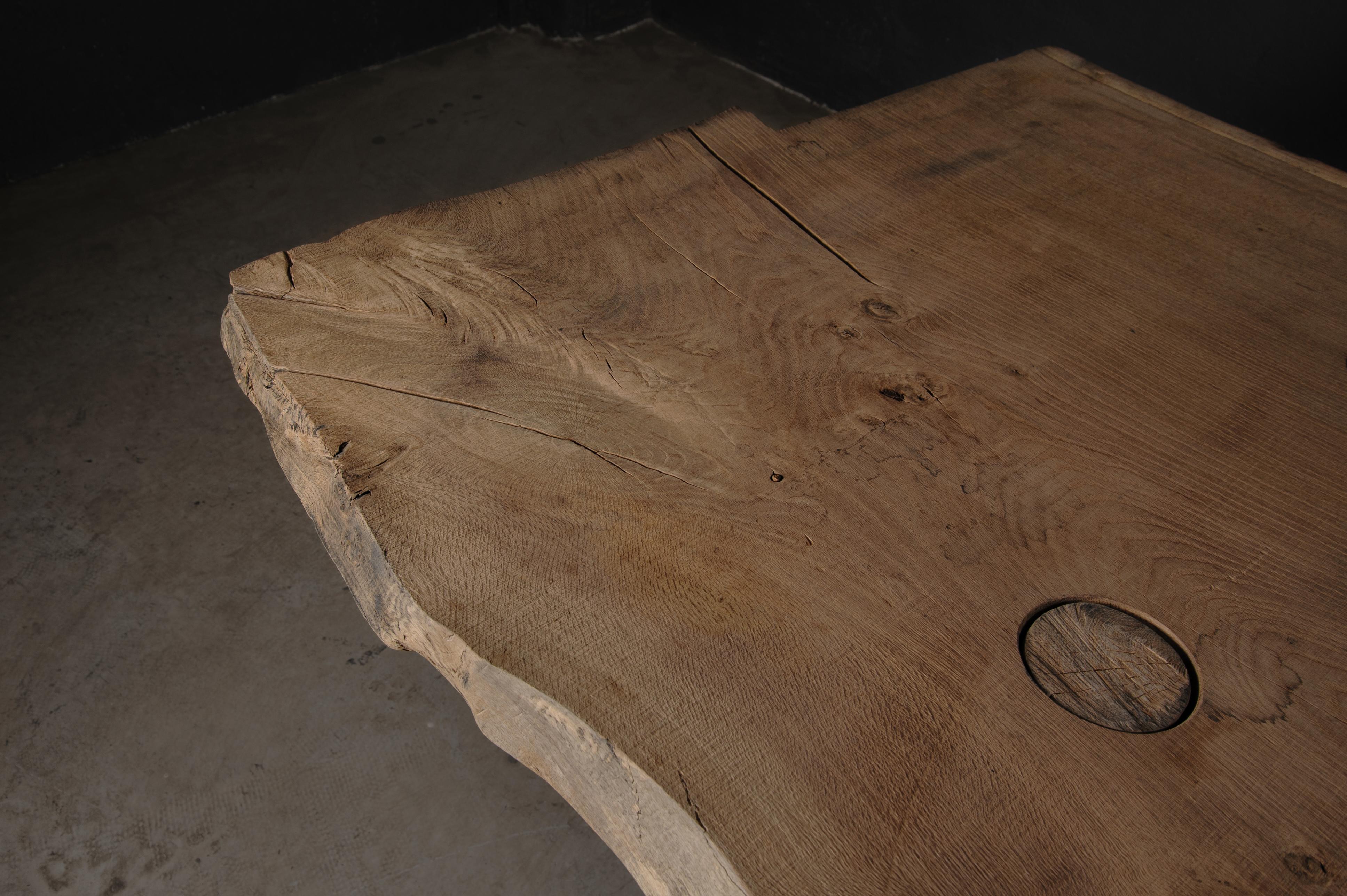 Table de salle à manger massive sculptée personnalisable en bois de chêne massif, V8 en vente 5