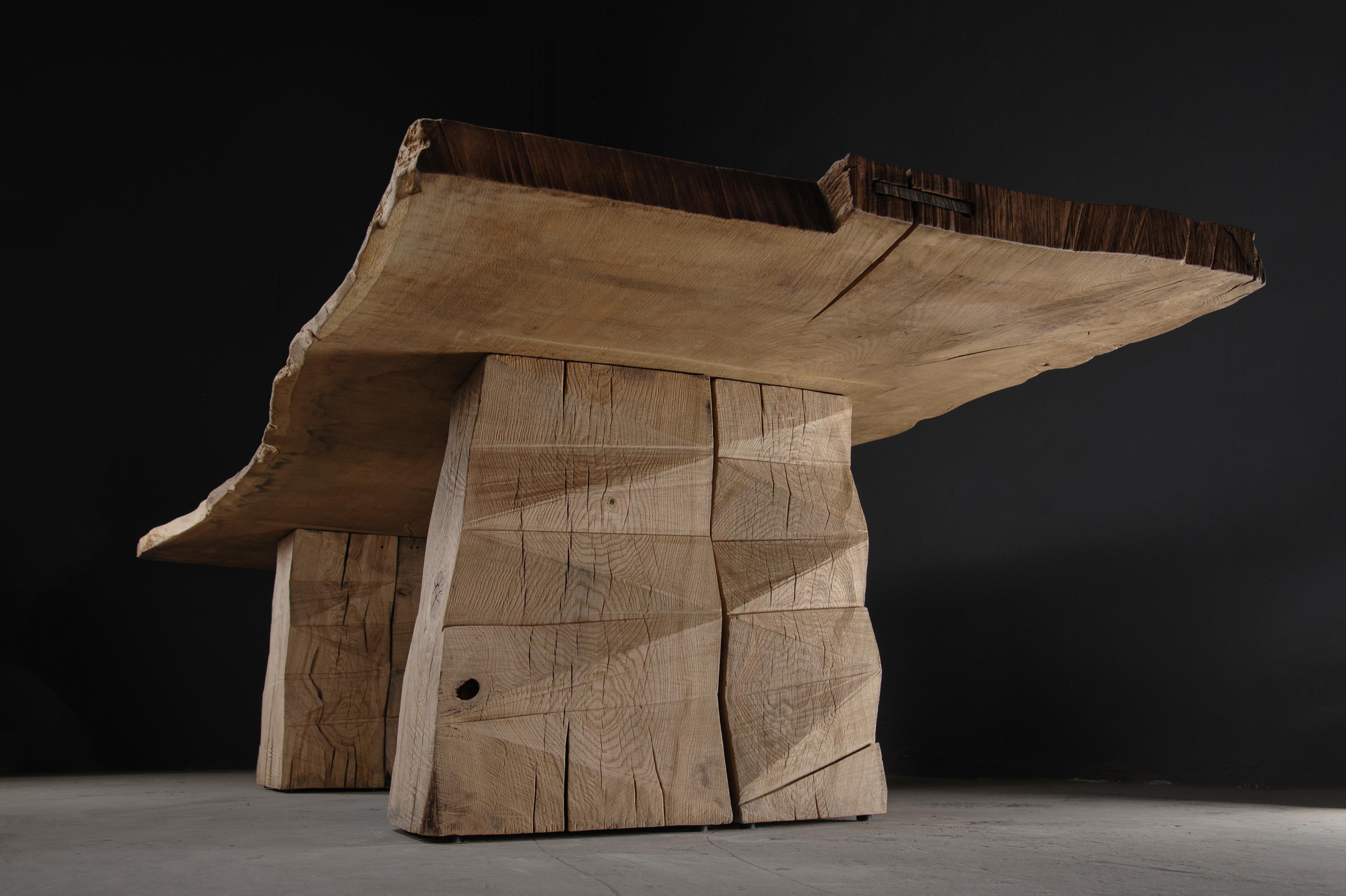 Table de salle à manger massive sculptée personnalisable en bois de chêne massif, V8 en vente 9