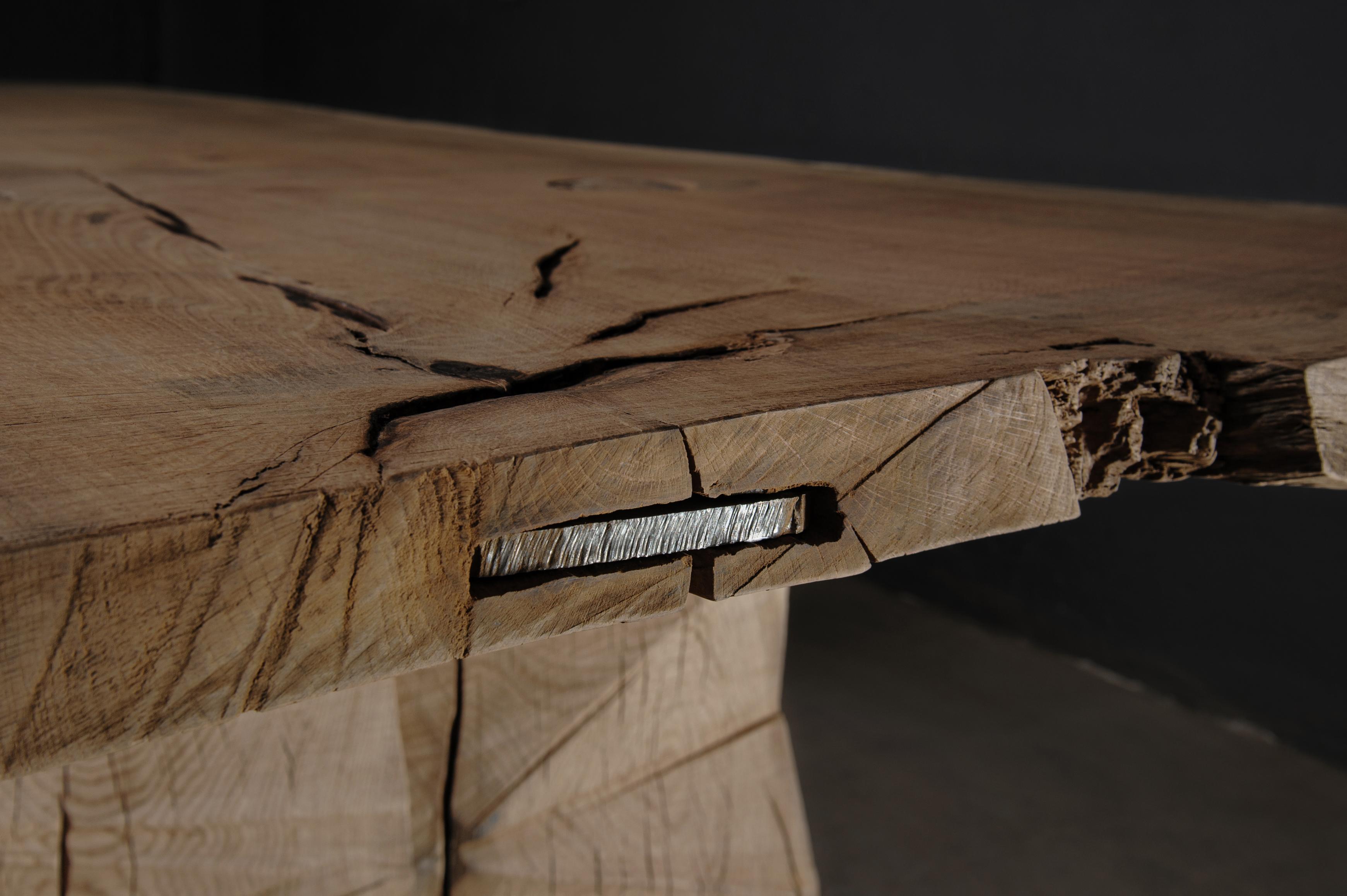 Chêne Table de salle à manger massive sculptée personnalisable en bois de chêne massif, V8 en vente