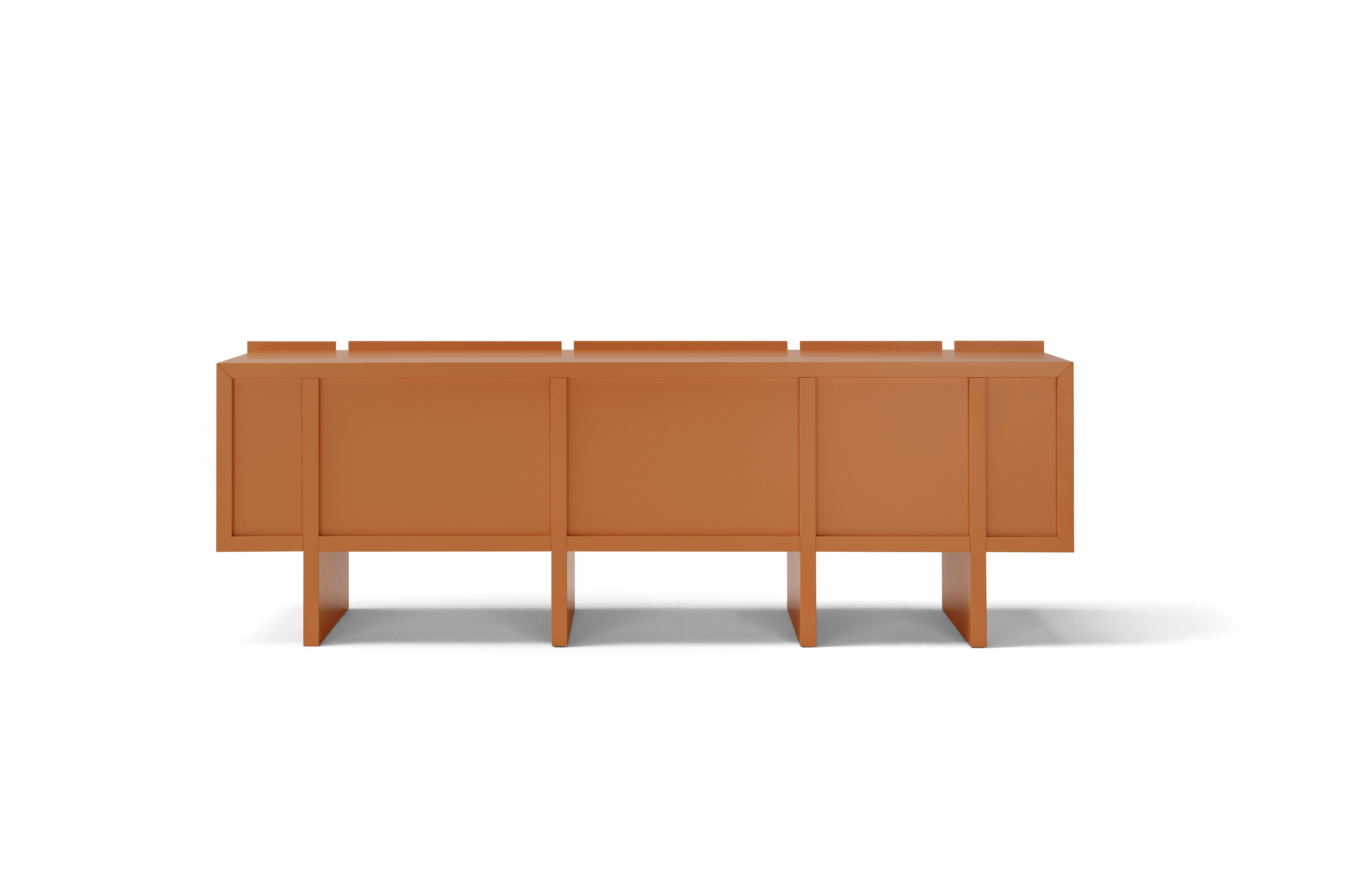 Enfilade personnalisable Sistema Parere M10, bois teinté orange Neuf - En vente à Paris, IDF