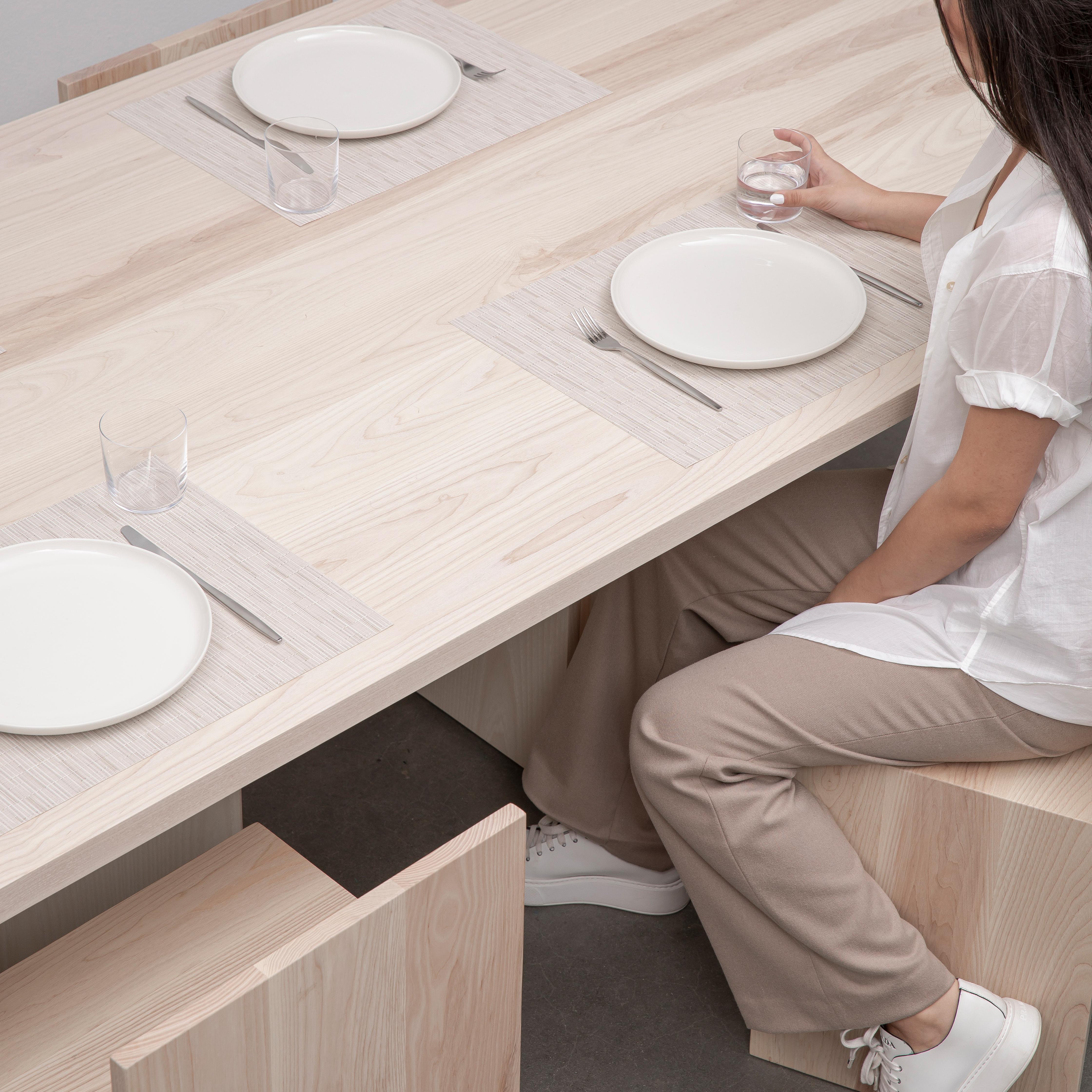 Huilé Table de salle à manger moderne personnalisable « dalle » en vente
