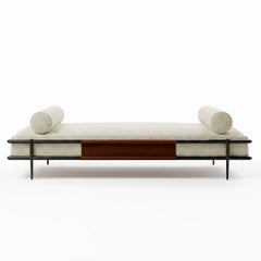 Individuell anpassbares, elegantes Daybed mit luxuriösen Leder-, Lack- oder Stahlausführungen