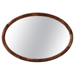 Specchio ovale orizzontale in legno personalizzabile STACKED, esempio in Noce