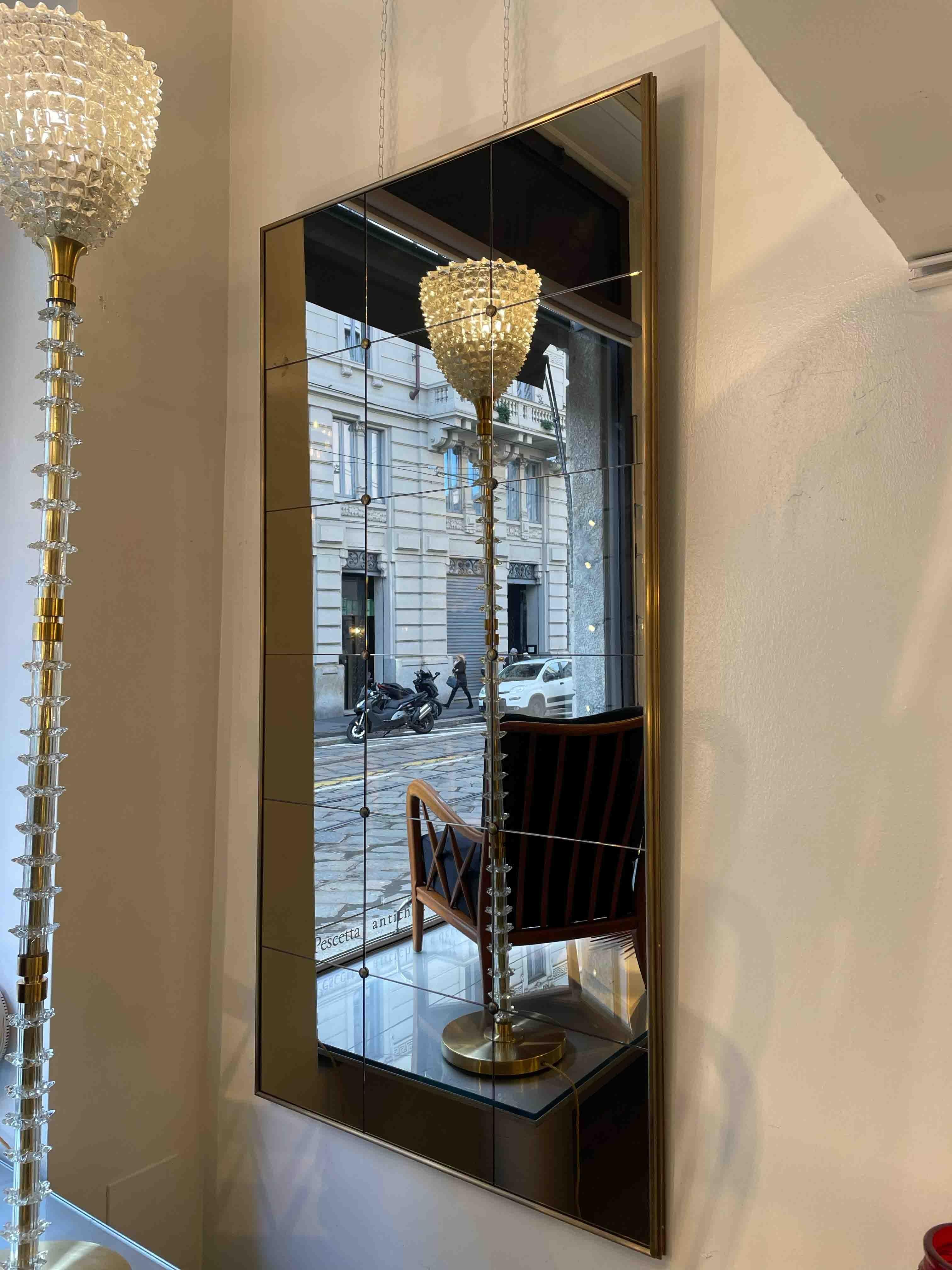 Miroir à panneaux de style personnalisable avec cadre en laiton et boutons 90 x 180 cm en vente 4