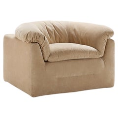 Sillón «Butter» de Tacchini, personalizable, diseñado por Faye Toogood
