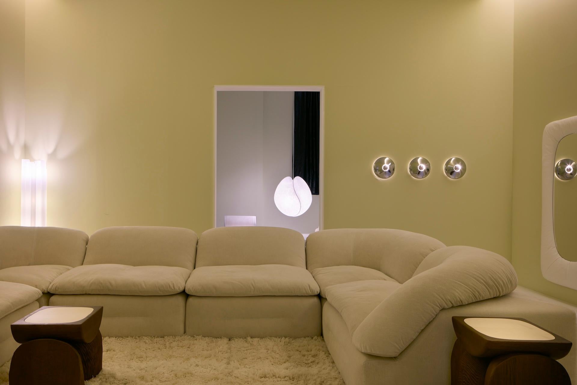 Sofá modular Tacchini Butter personalizable by Faye Toogood en Nuevo estado para la venta en New York, NY
