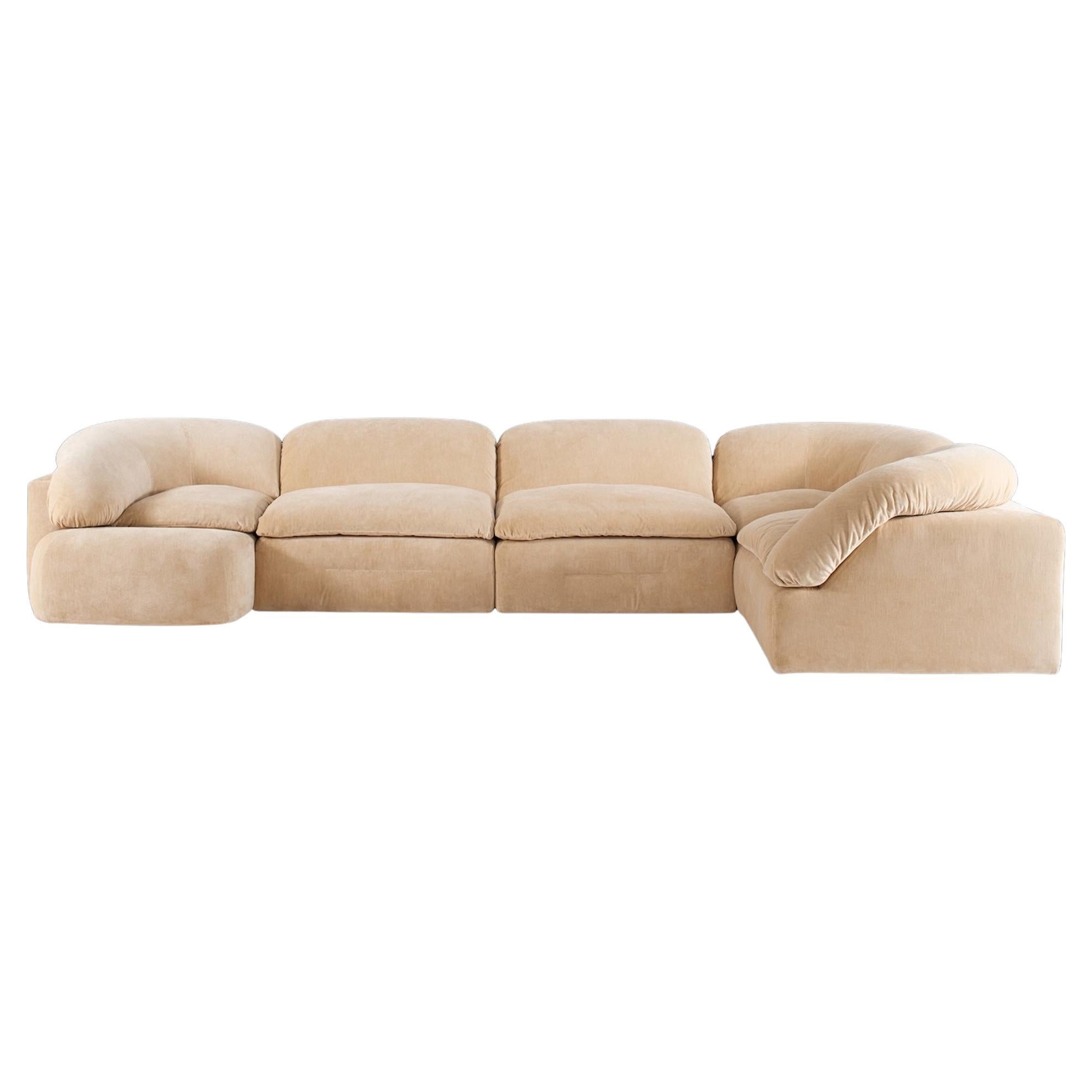 Sofá modular Tacchini Butter personalizable by Faye Toogood en venta