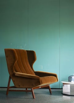 Fauteuil de salon personnalisable Tacchini Giulia avec repose-pieds de Gianfranco Frattini