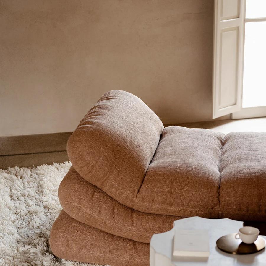 Anpassbares Tacchini Solar Daybed von Faye Toogood (21. Jahrhundert und zeitgenössisch) im Angebot