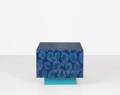 Mesa auxiliar bicolor cubo azul personalizable by Llot Llov