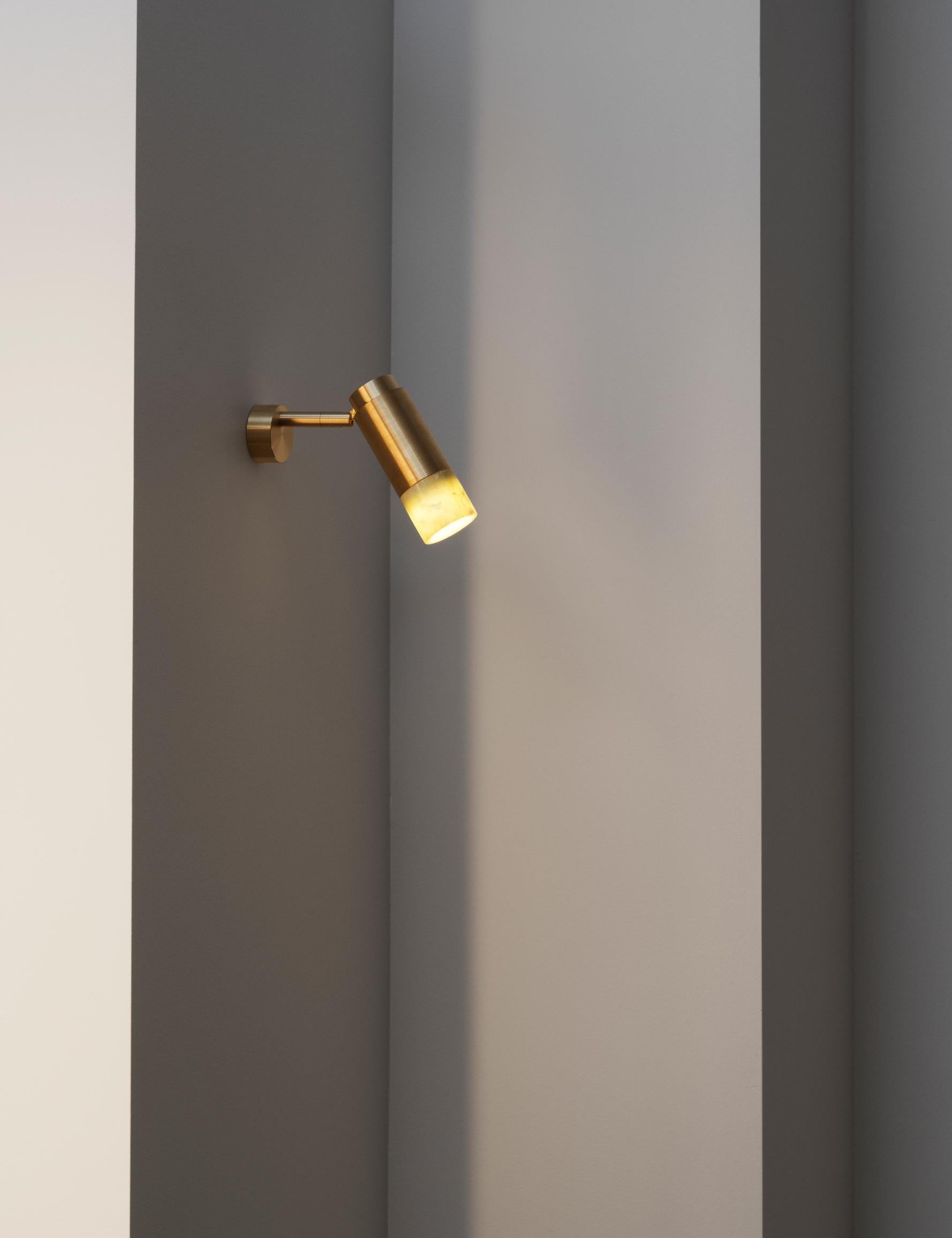 Aplique Personalizable 'Donya Pivot', Cilindro Blanco Ónice, Acero Pulido en Nuevo estado para la venta en Paris, IDF