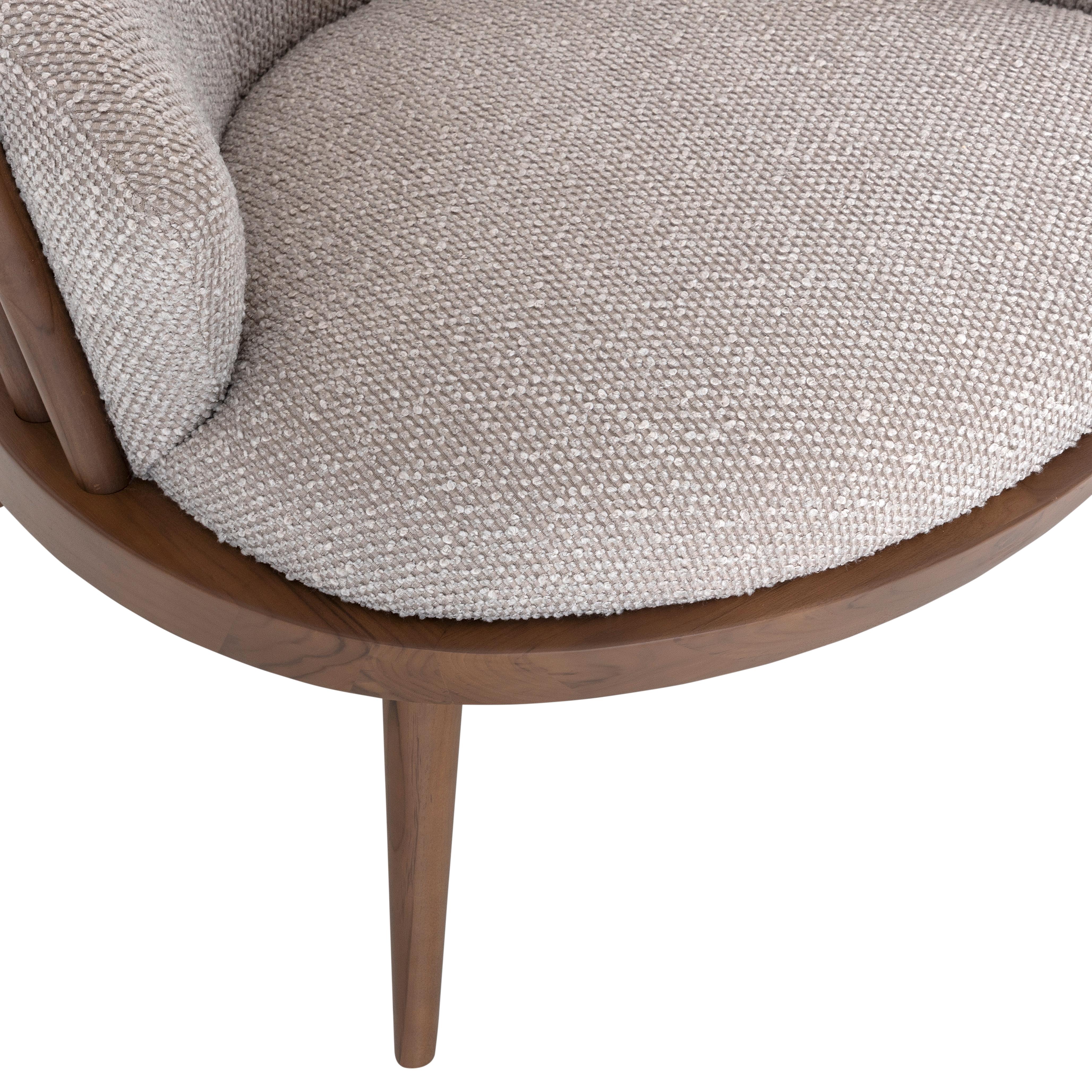 Fauteuil d'appoint personnalisable en finition noyer et bouclé gris - Collection Fane en vente 2