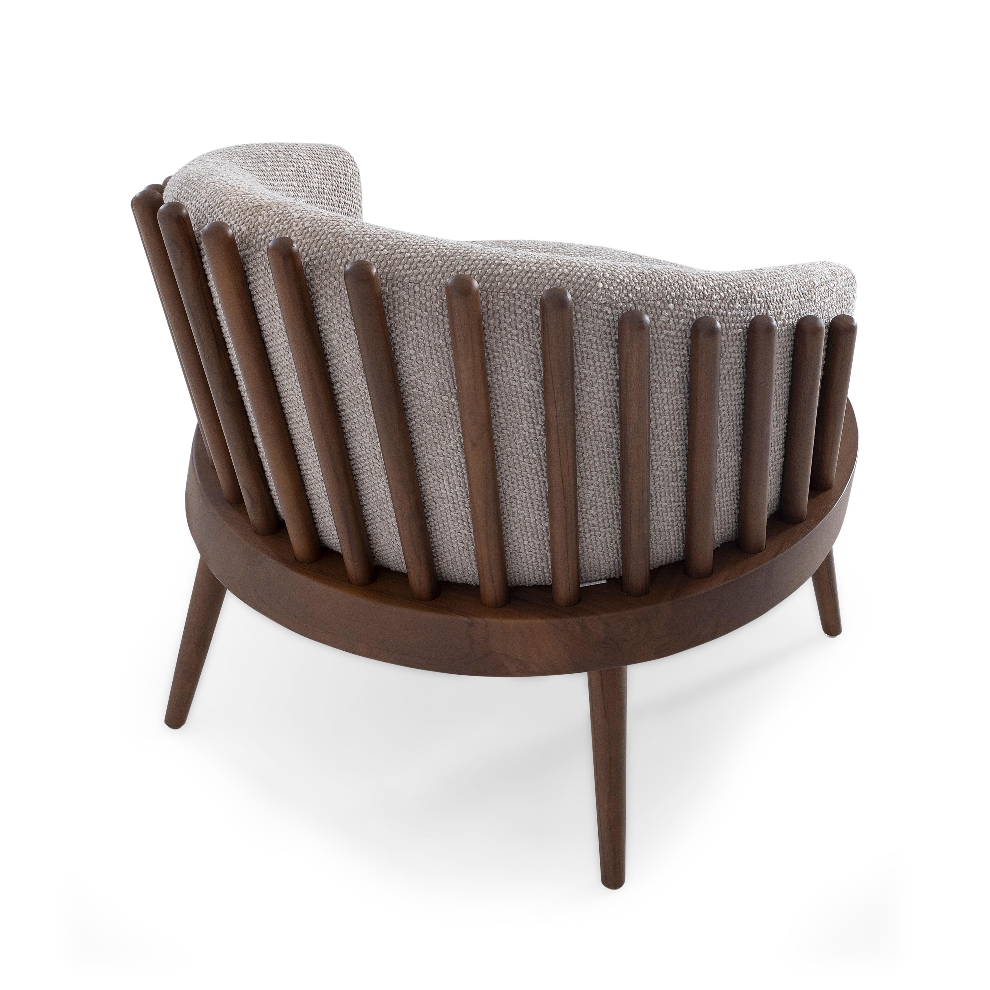 XXIe siècle et contemporain Fauteuil d'appoint personnalisable en finition noyer et bouclé gris - Collection Fane en vente
