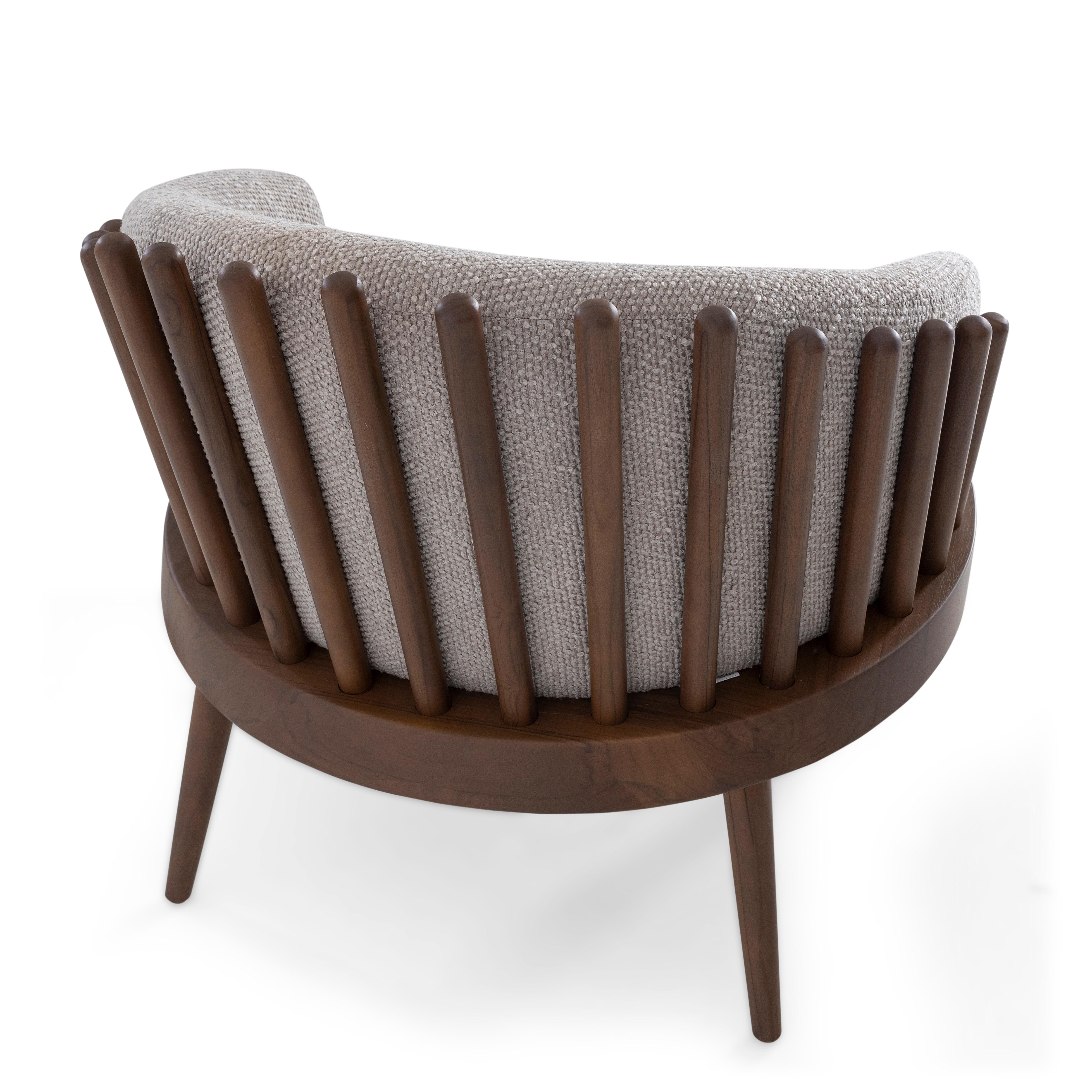 Tissu Fauteuil d'appoint personnalisable en finition noyer et bouclé gris - Collection Fane en vente