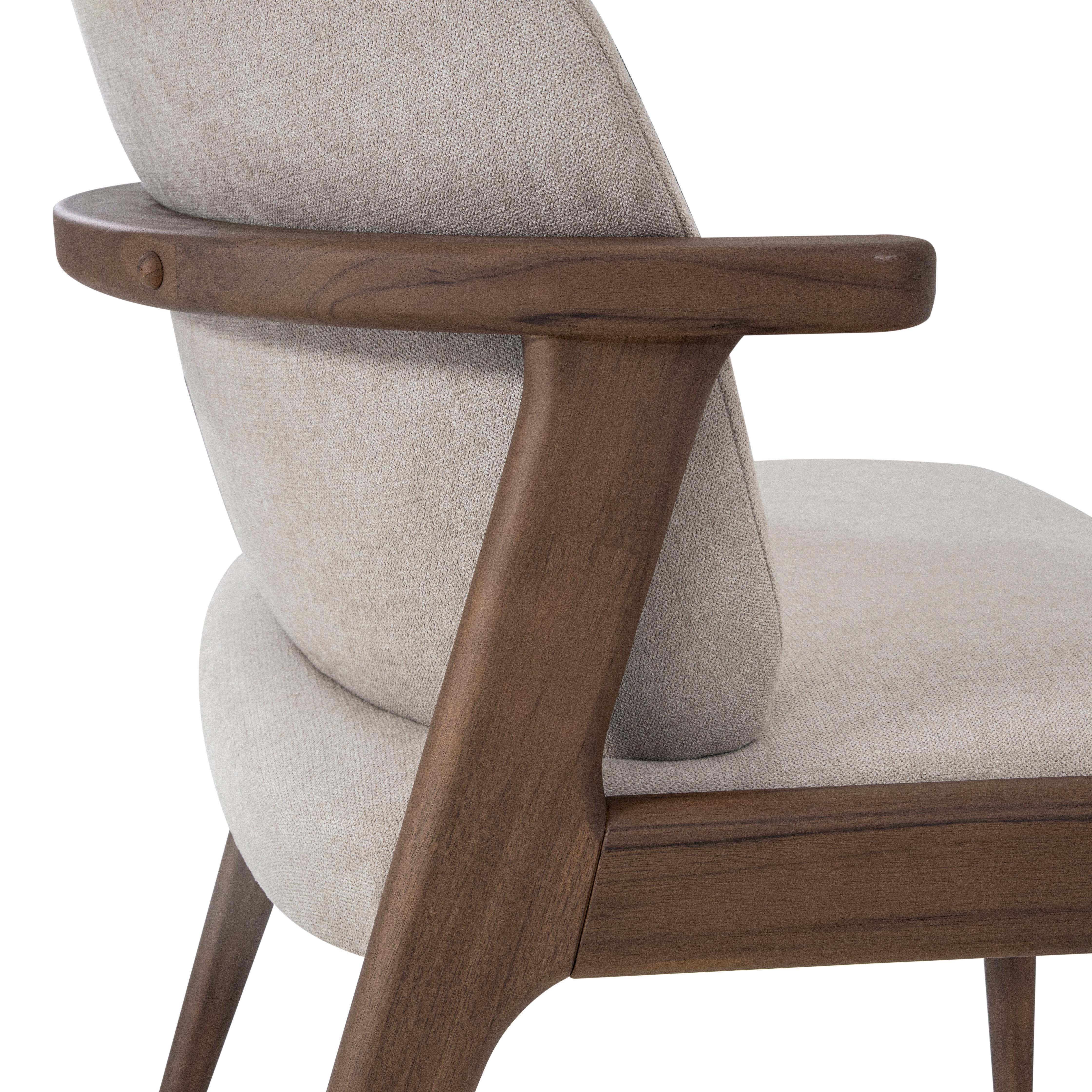 Anpassbarer Esszimmerstuhl in Nussbaum mit beigem Stoff - Kollektion Nowe im Angebot 4