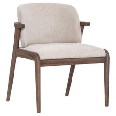 Silla de Comedor Personalizable Acabado Nogal en Tela Beige - Colección Nowe