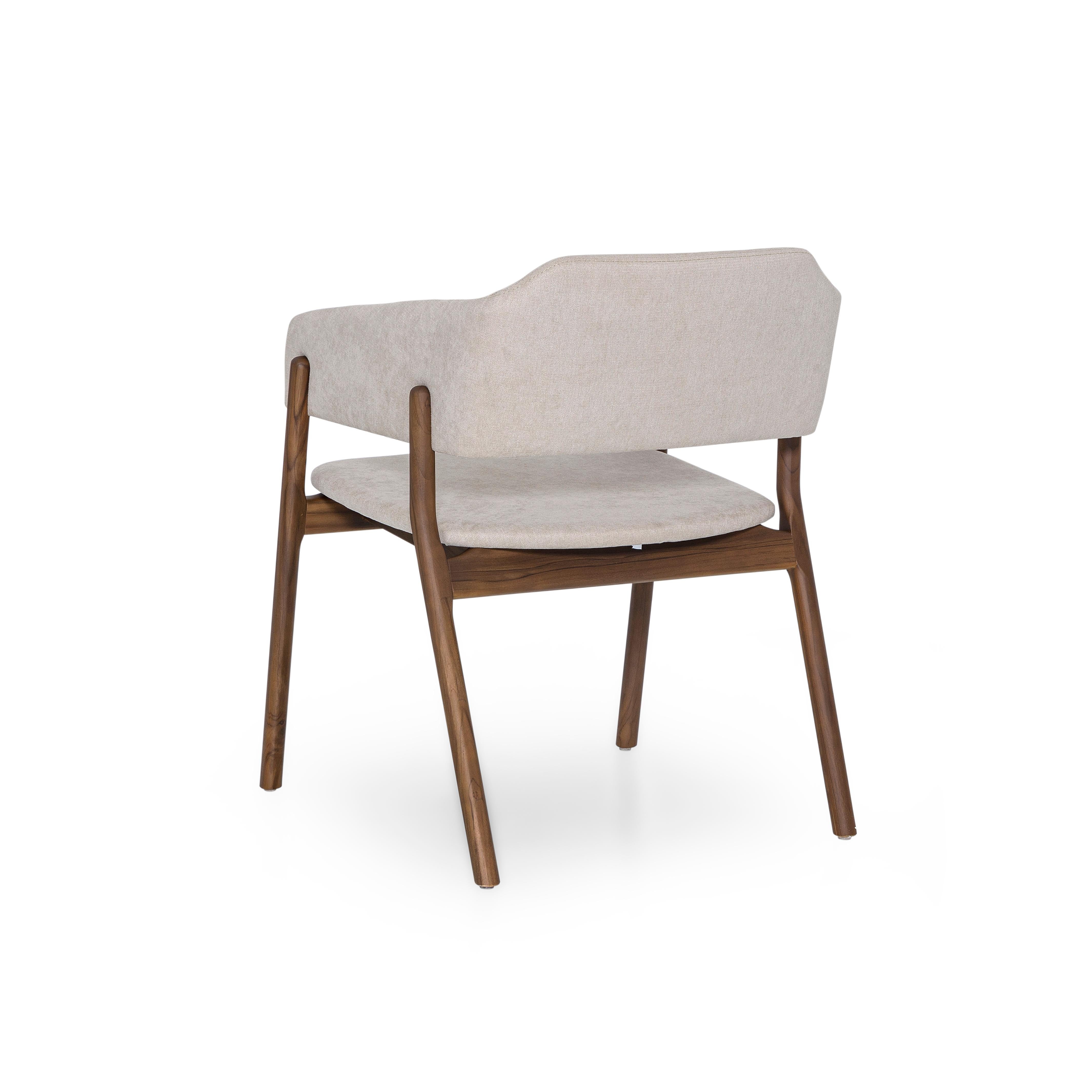 Sedia da pranzo personalizzabile con finitura in noce e tessuto beige, Collection'S In condizioni Nuovo in vendita a Miami, FL