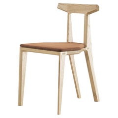 Silla personalizable Orca de madera de roble y piel by STUDIO GUD