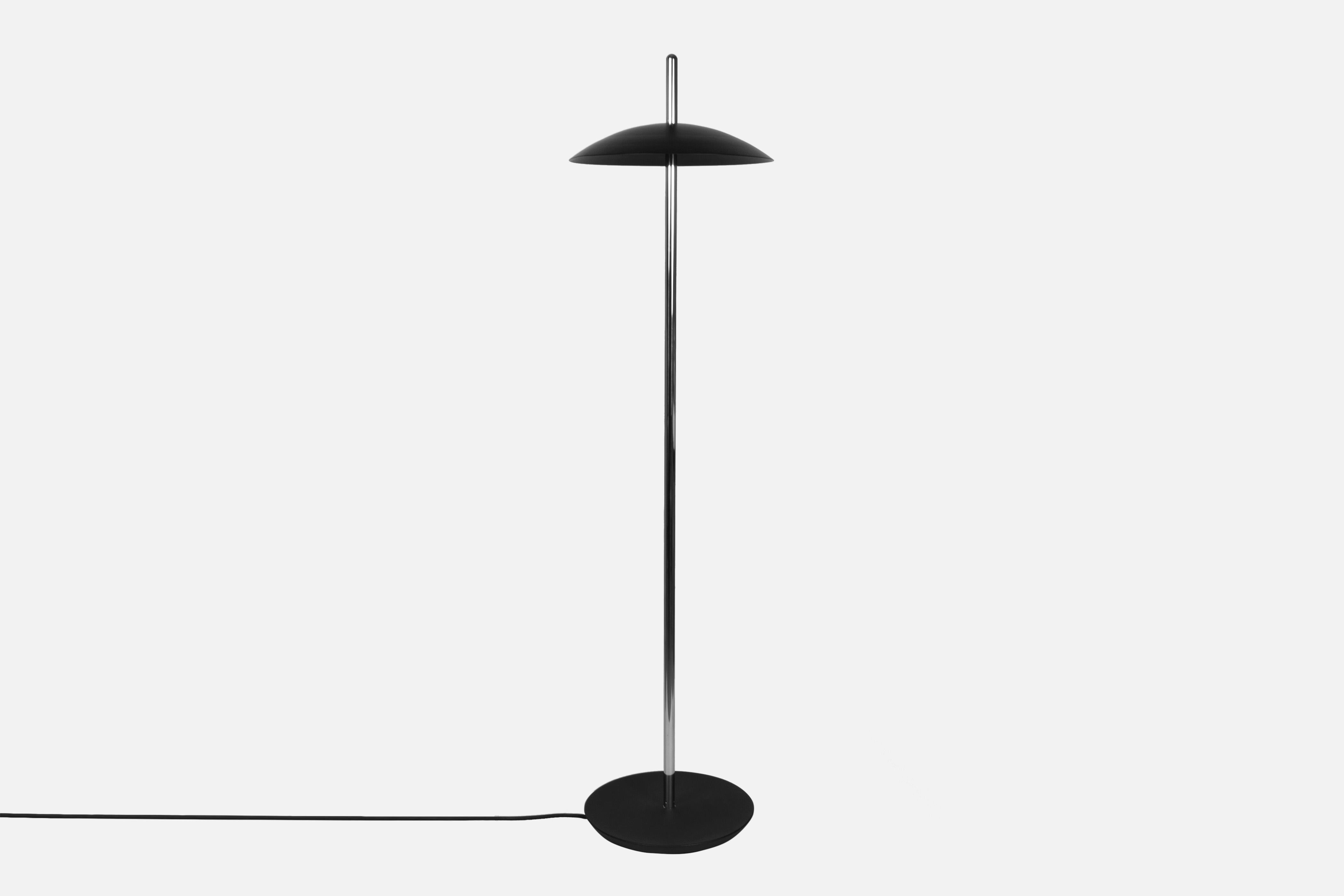 A clear distillation of line weight, the signal floor lamp stands effortlessly in virtually any setting. From a cast iron base a polished stem rises to intersect its spun aluminum shade which houses warm LEDs. Both modern and minimal, the signal