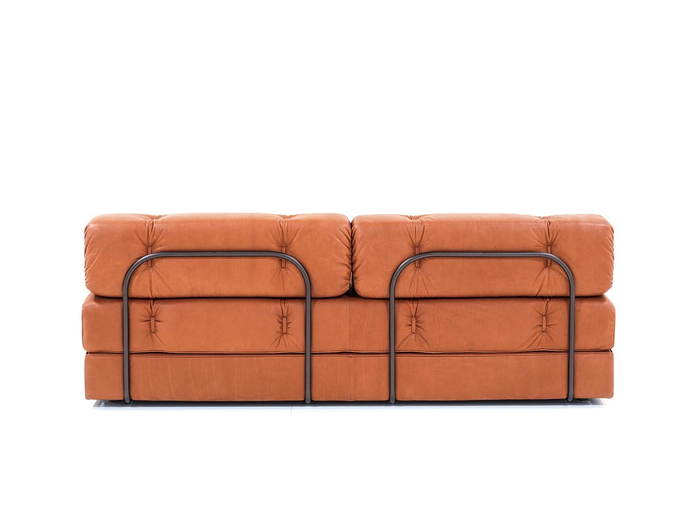 Available in FABRIC OR LEATHER.
VIDEO IS FROM A DIFFERENT MODEL
INCLUDES: 27920 
 27912  
27991 
27990

In fact, ATRIUM combines several of Wittmann's specialities: an innate ability to bring the greatest possible degree of comfort to any form, its