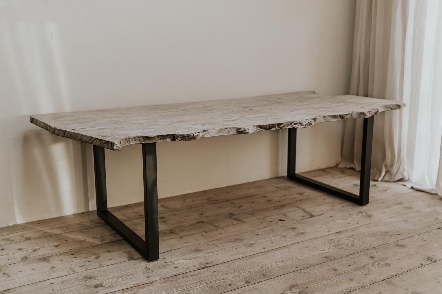 Table personnalisée:: bois de peuplier espagnol sur base de fer Neuf - En vente à Brecht, BE