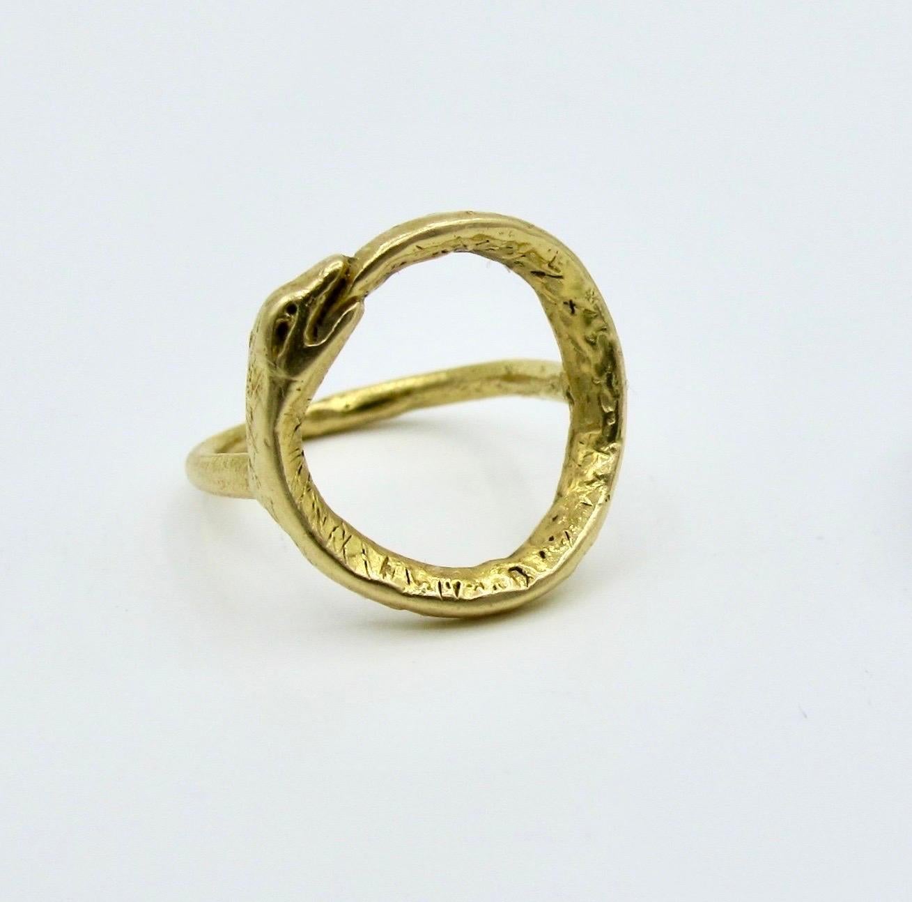 Maßgefertigter 18k Ouroboros-Ring (Künstler*in) im Angebot