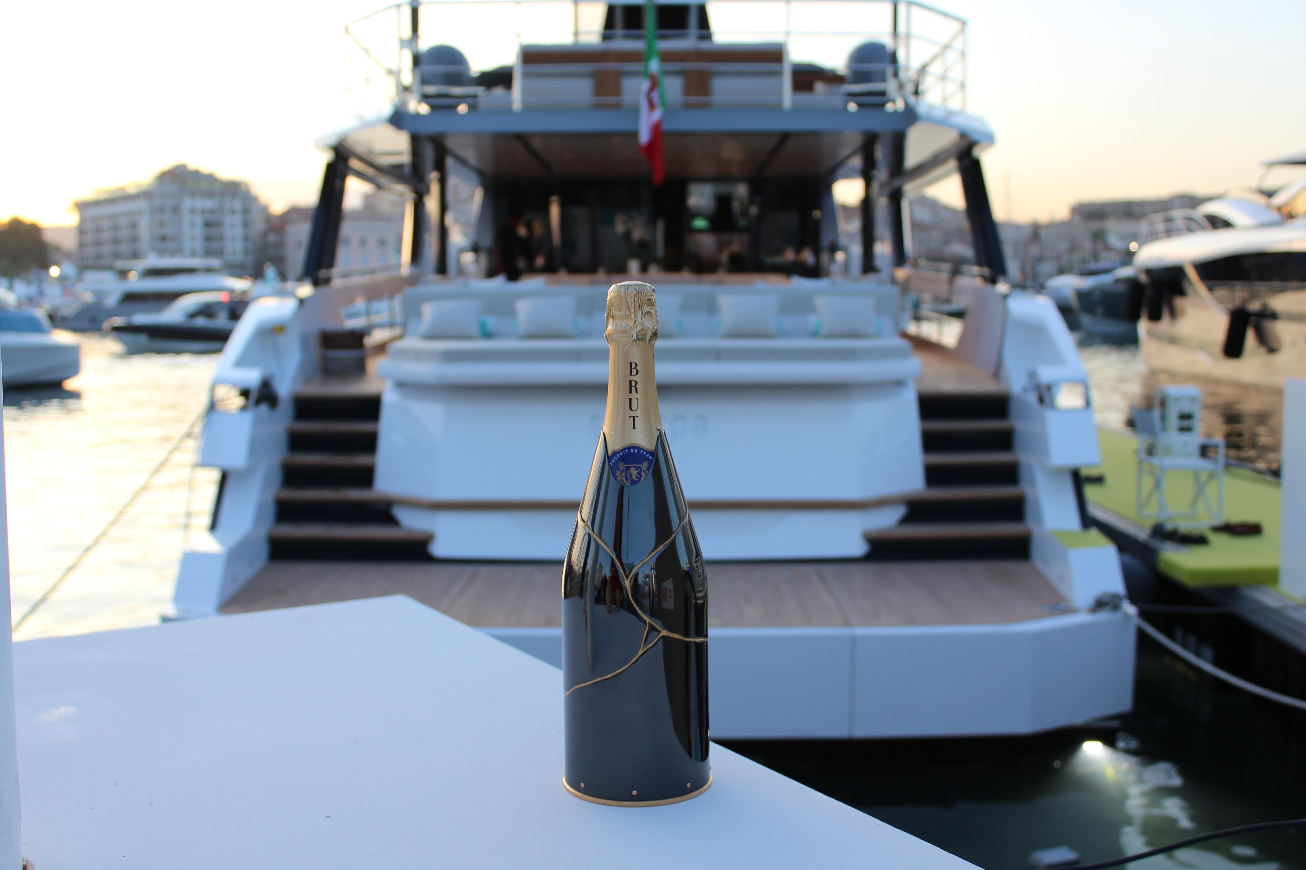 Champagne K-OVER, 21e siècle, argent pur massif, Kintsugi personnalisé, Italie Unisexe en vente