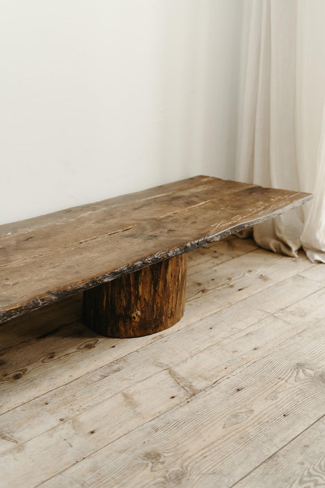 Table basse/console personnalisée  Plateau de table du 19e siècle en pin treetrunks en vente 6