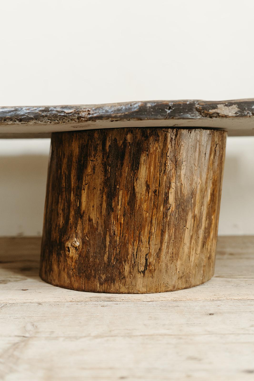Table basse/console personnalisée  Plateau de table du 19e siècle en pin treetrunks en vente 8