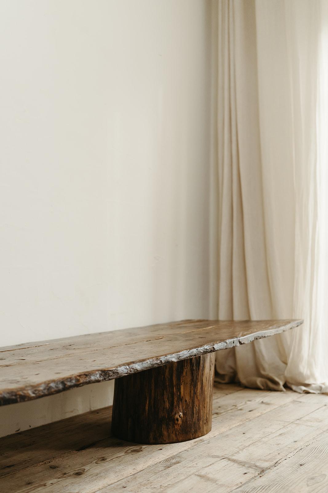 Table basse/console personnalisée  Plateau de table du 19e siècle en pin treetrunks en vente 3