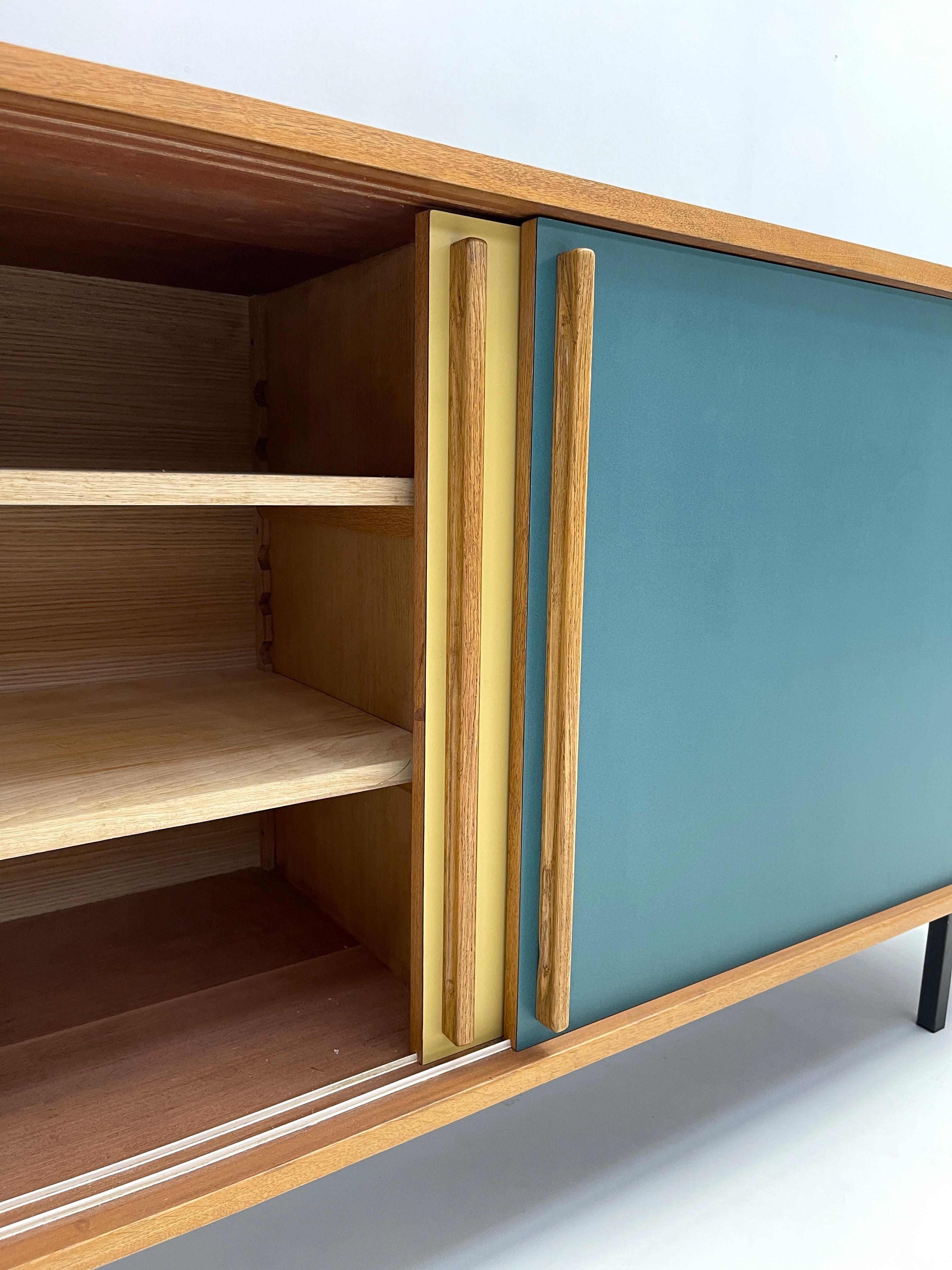 Credenza a medida  en formica y roble en venta 2