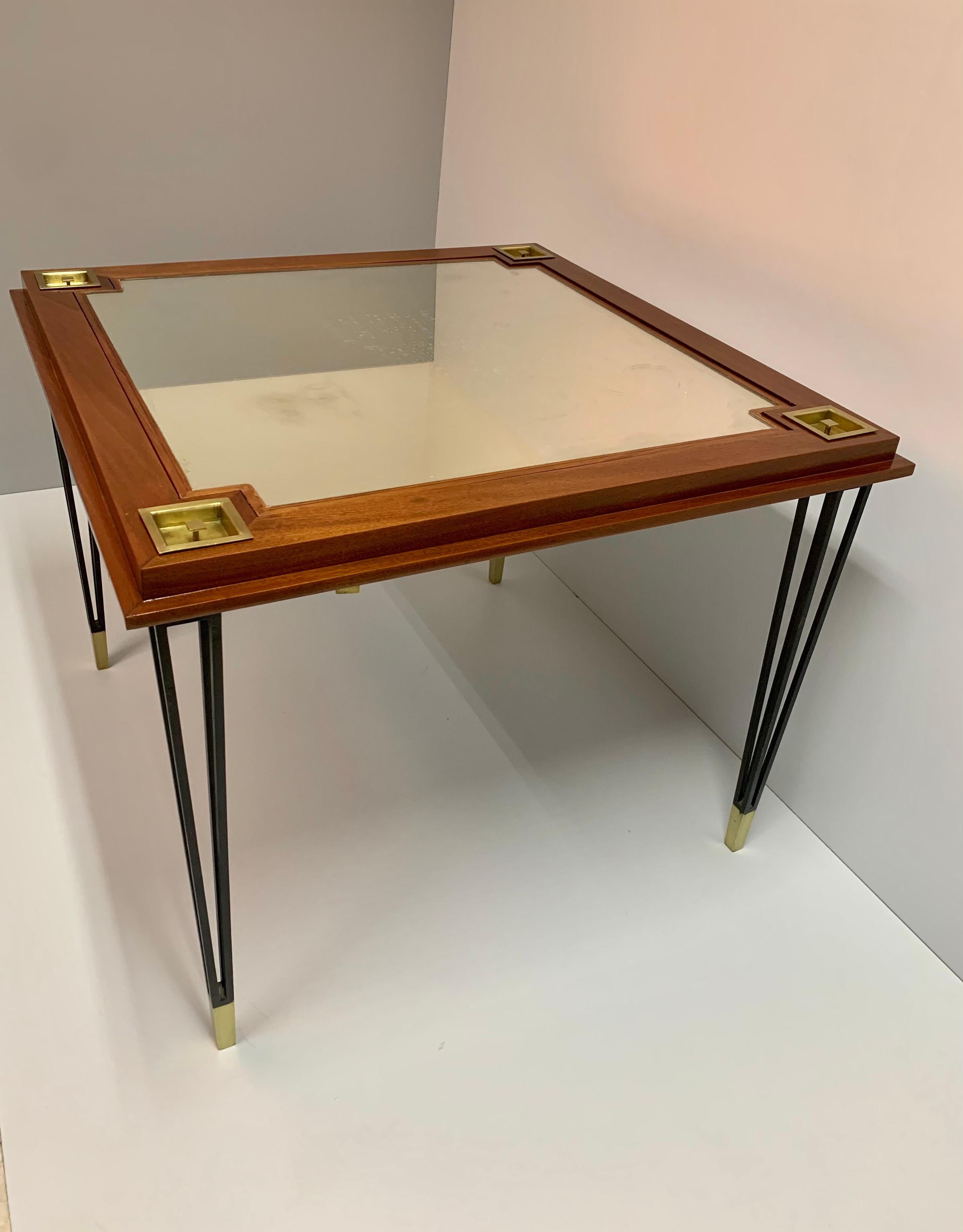 The authenticity of this piece is supported by documents signed by Mito Block from 1953. They are available upon request.
Square game table designed by the Block brothers in 1953, it has two sides, one is the original mirror and on the other side