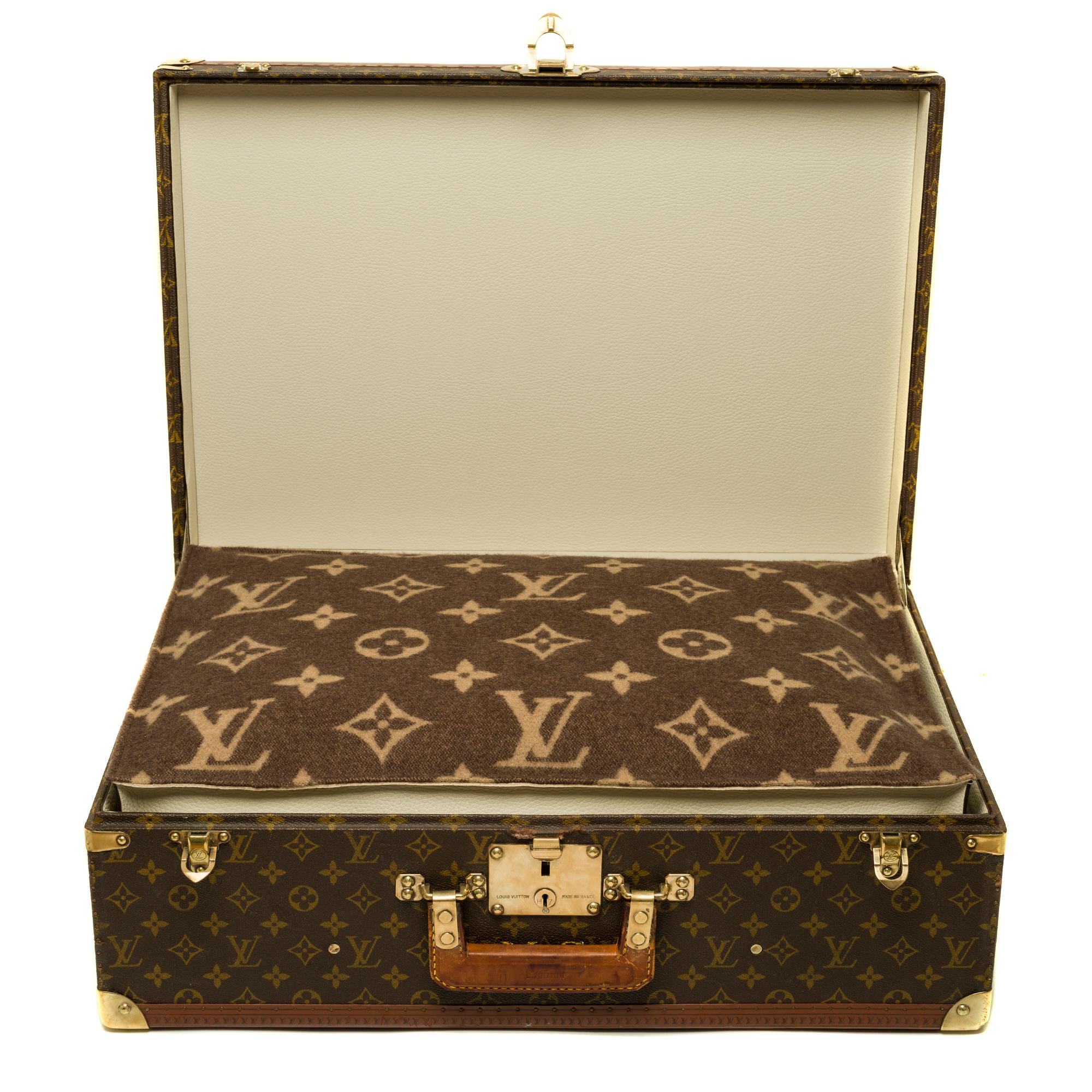 Vuitton Bisten - 5 For Sale on 1stDibs