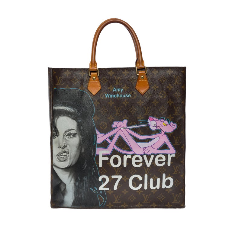 Trendy Louis Vuitton Plat Tote bag in brown monogram canvas and brown leather, gilded metal hardware, double handle in beige natural leather allowing a hand carried sublimated by the talented artist Patbo in tribute to the British singer Amy