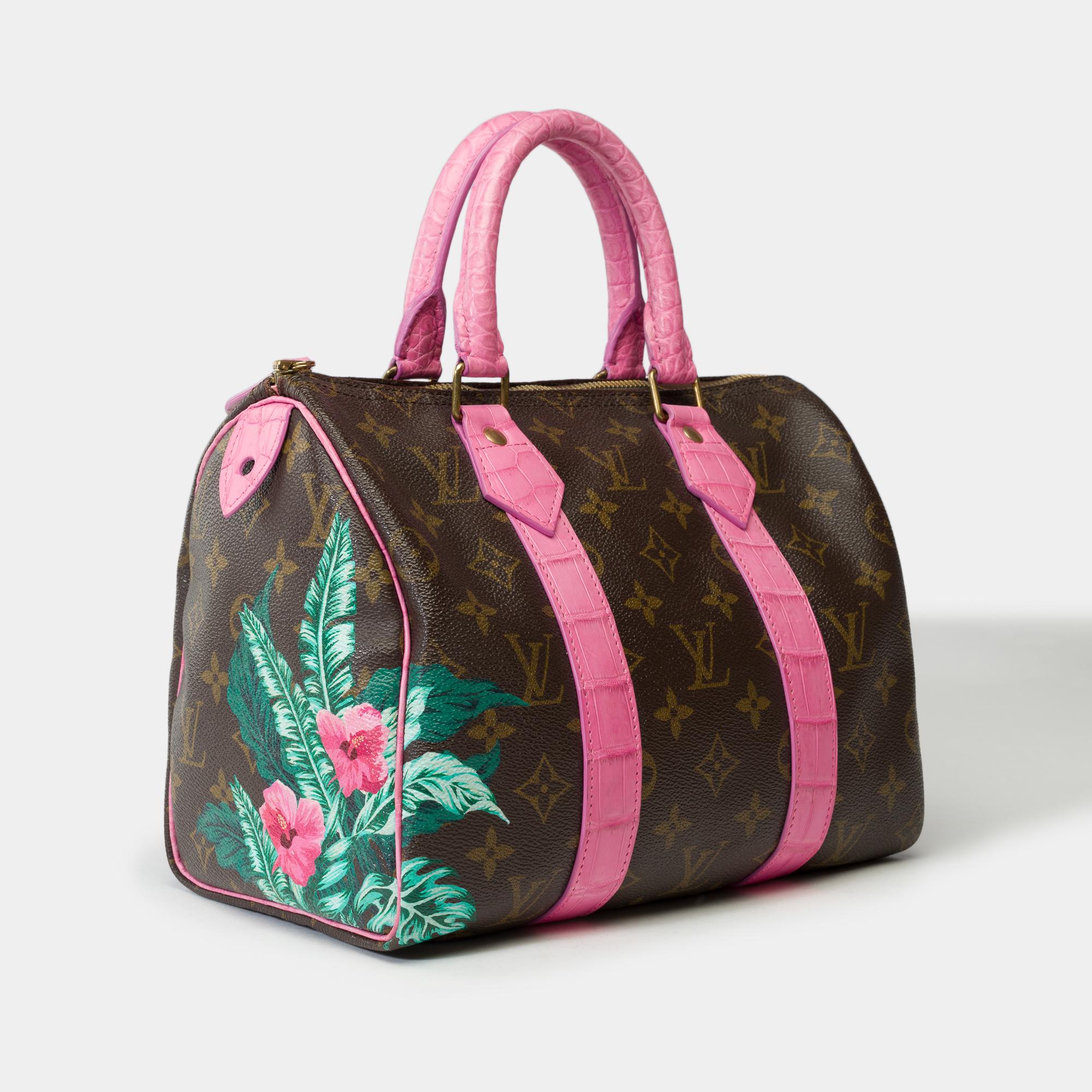 Exceptionnel et Unique Sac à main Louis Vuitton Speedy 25 en toile enduite monogram marron customisé avec des motifs de fleurs et du véritable cuir de Crocodile Porosus rose aux poignées et sur les bandes ventrales
Garnitur aus Edelmetall