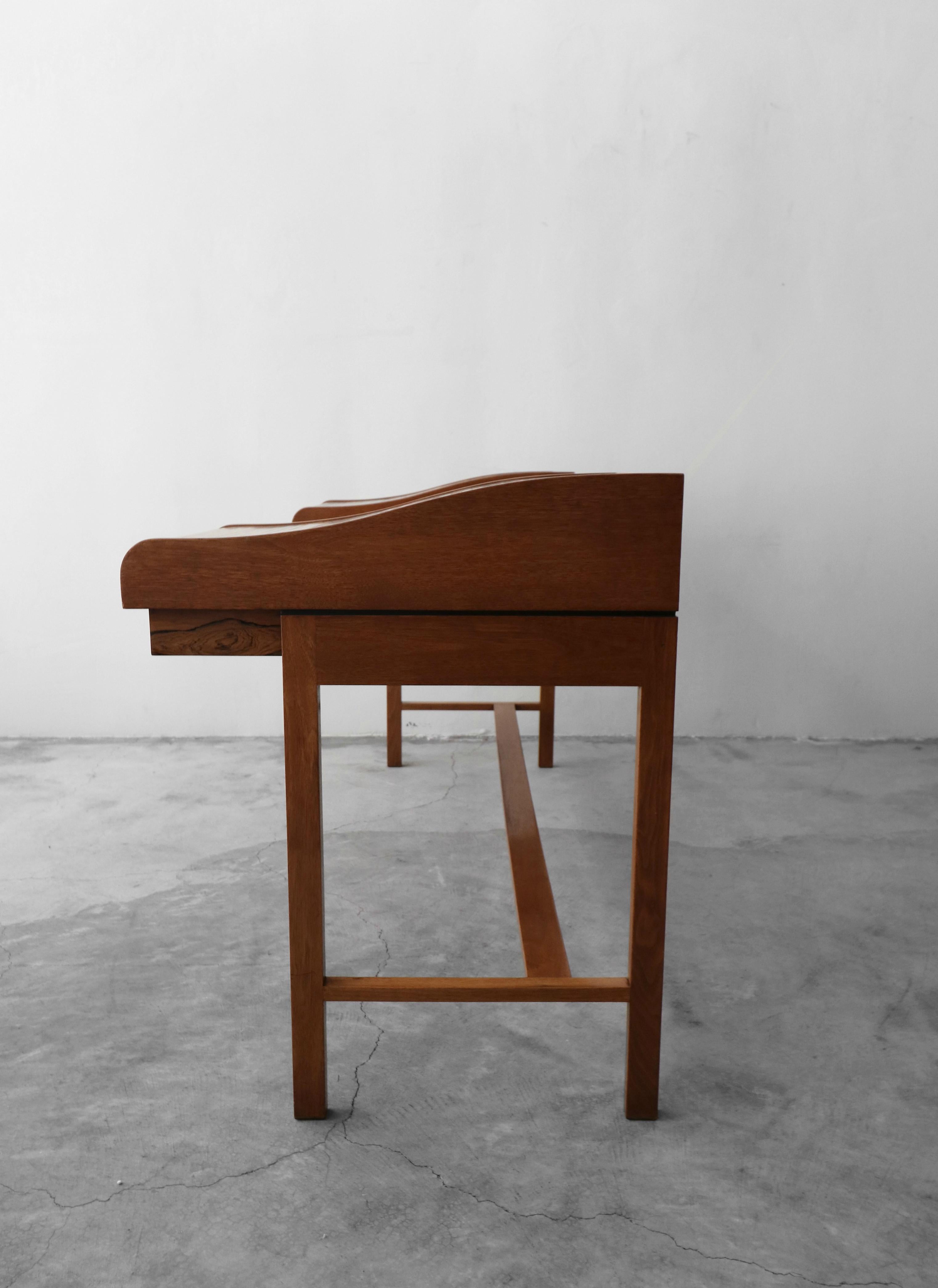 Customized Midcentury Rosewood and Walnut Desk by Edward Wormley for Dunbar 7