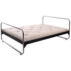 Customized Original Tubular Steel Futon Bed in German Modernism Style