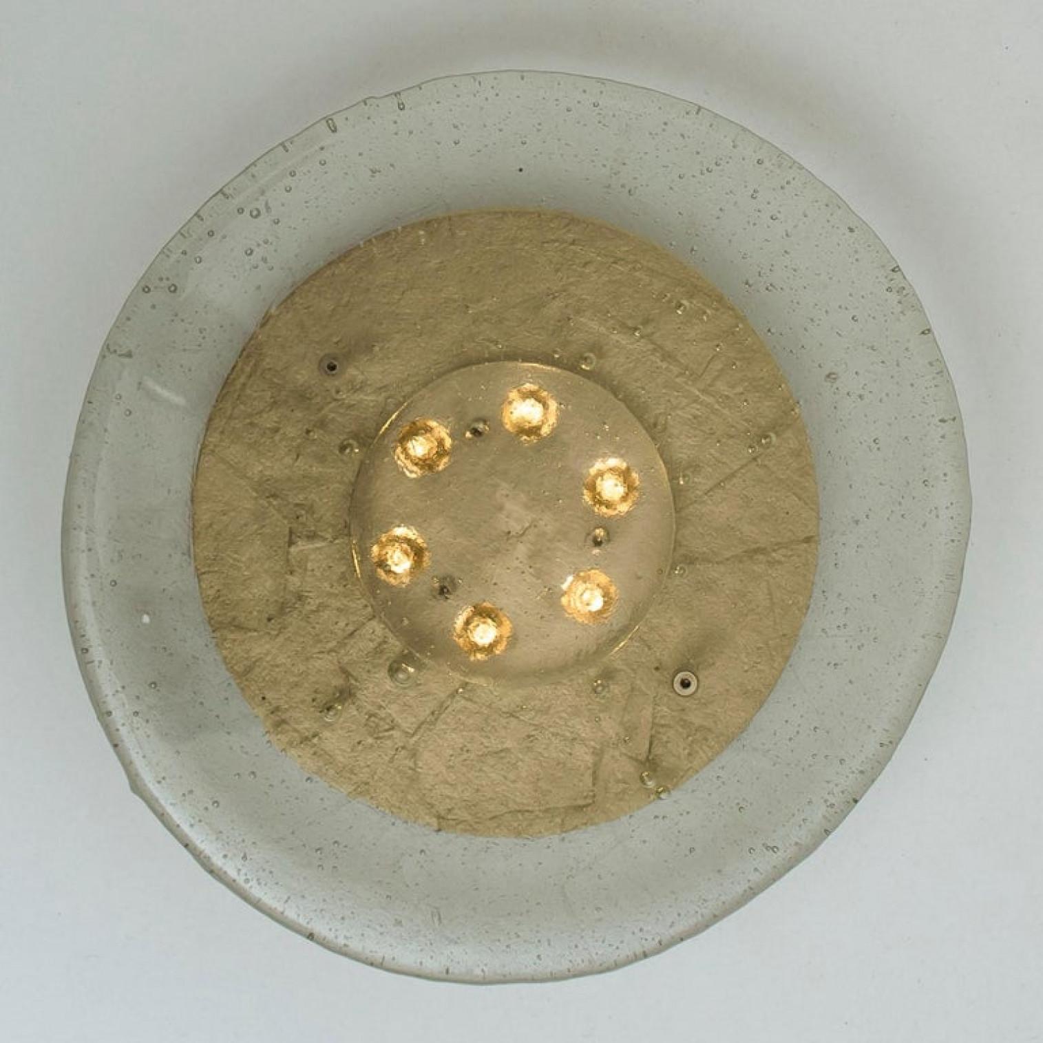 Custum Made Fused Bull's-Eye Glas und Messing Wandleuchte oder Flush Mount im Angebot 4