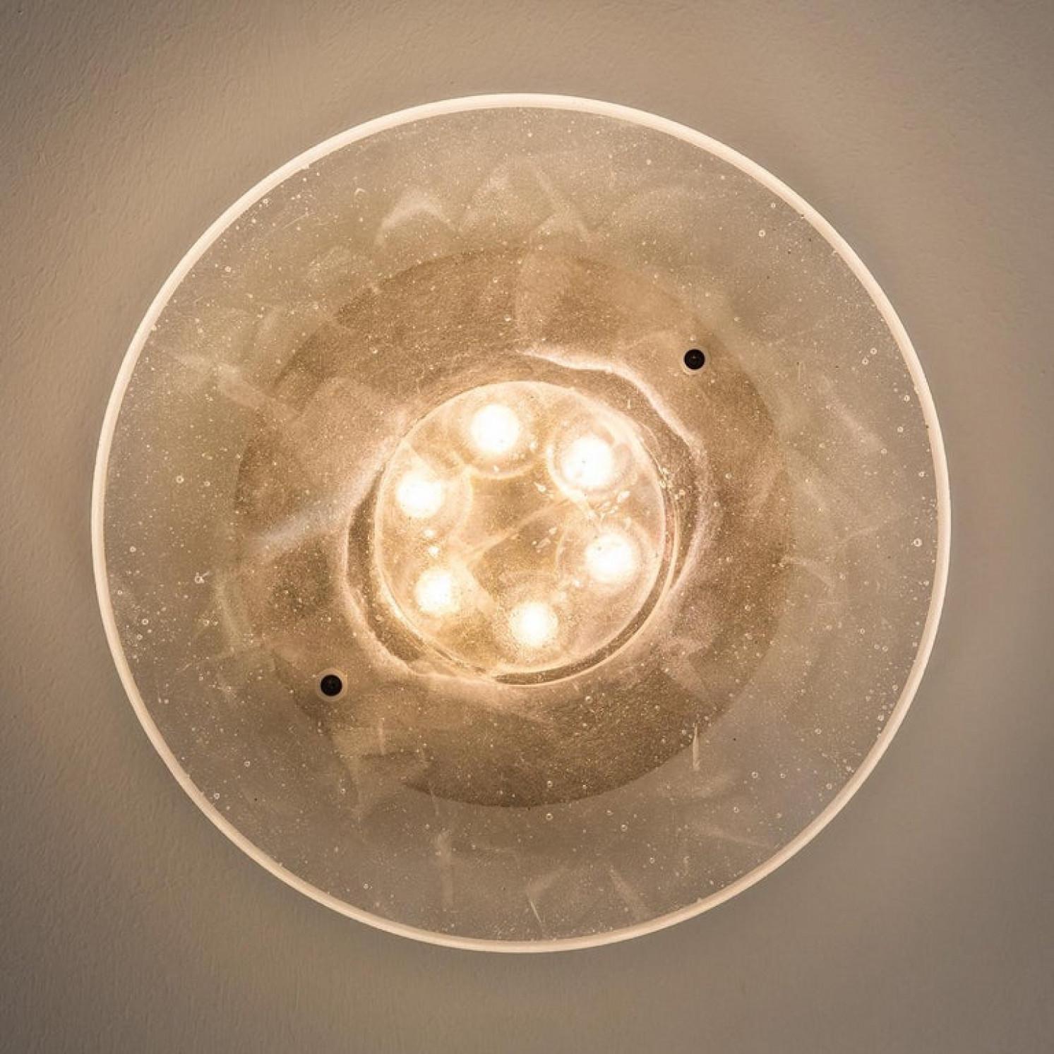Custum Made Fused Bull's-Eye Glas und Messing Wandleuchte oder Flush Mount im Angebot 7