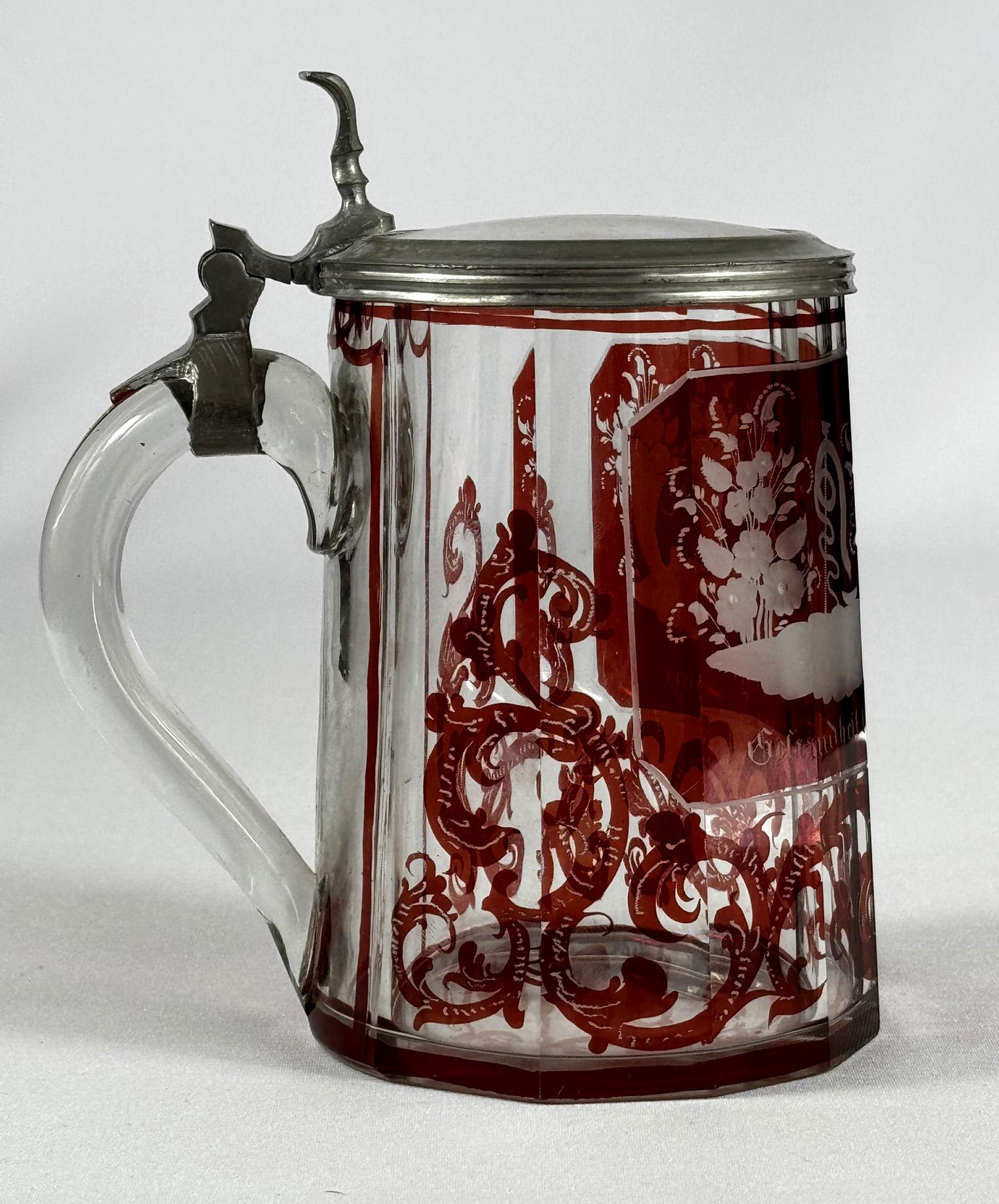 Fait main Pichet en verre taillé et gravé rouge lazure - 19ème siècle en vente