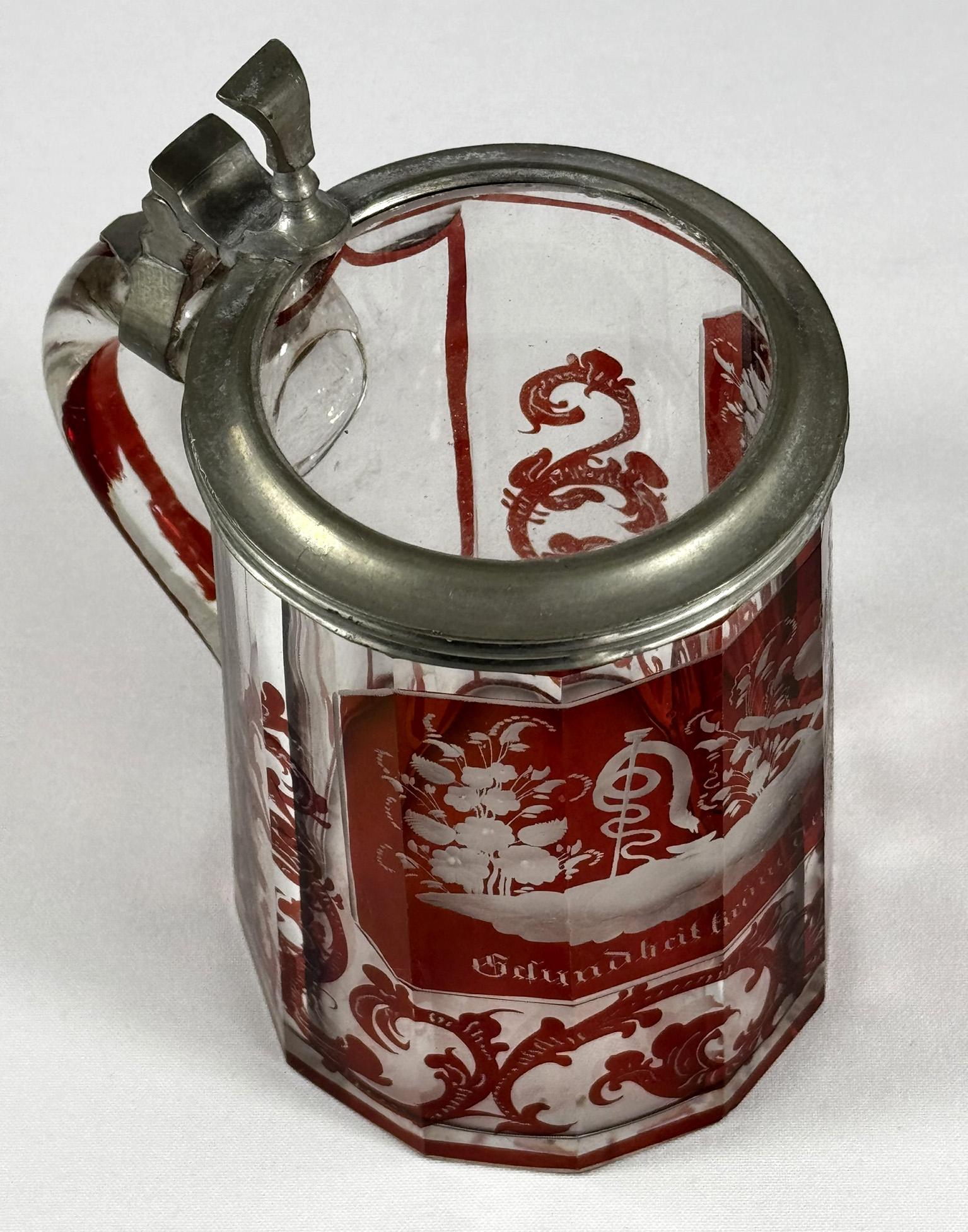 Pichet en verre taillé et gravé rouge lazure - 19ème siècle en vente 1