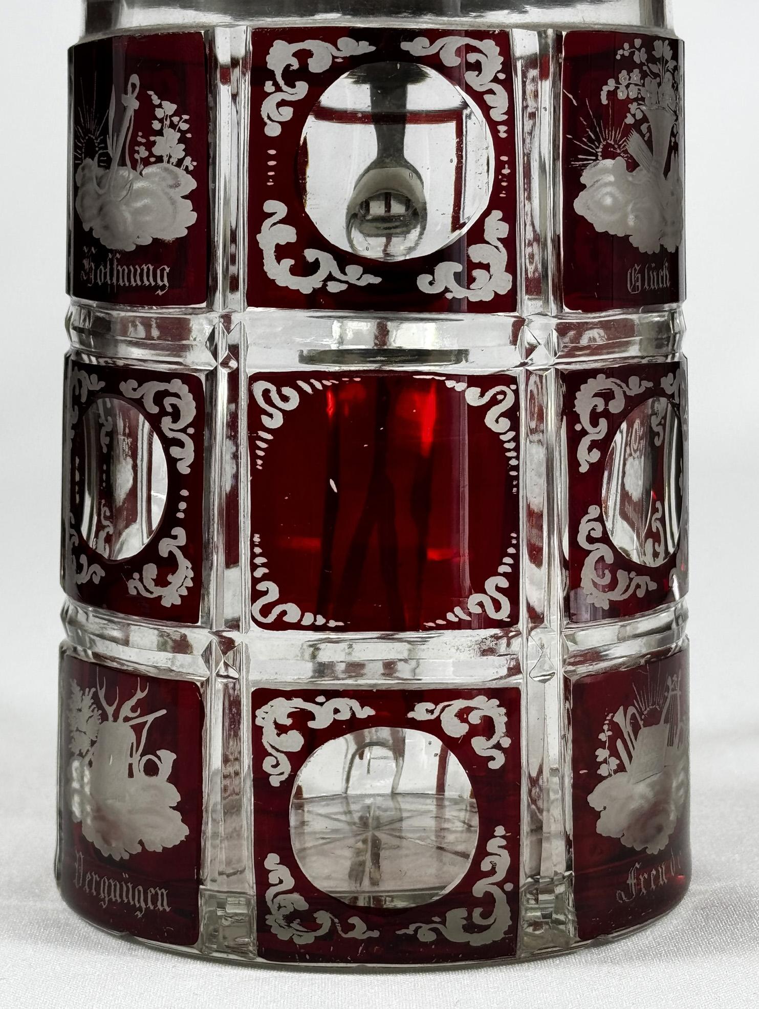 Pichet en verre taillé et gravé rouge lazure - 19ème siècle en vente 1