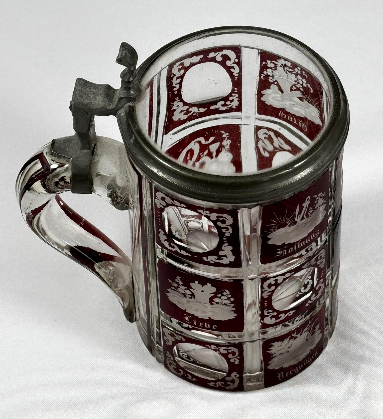 Pichet en verre taillé et gravé rouge lazure - 19ème siècle en vente 3