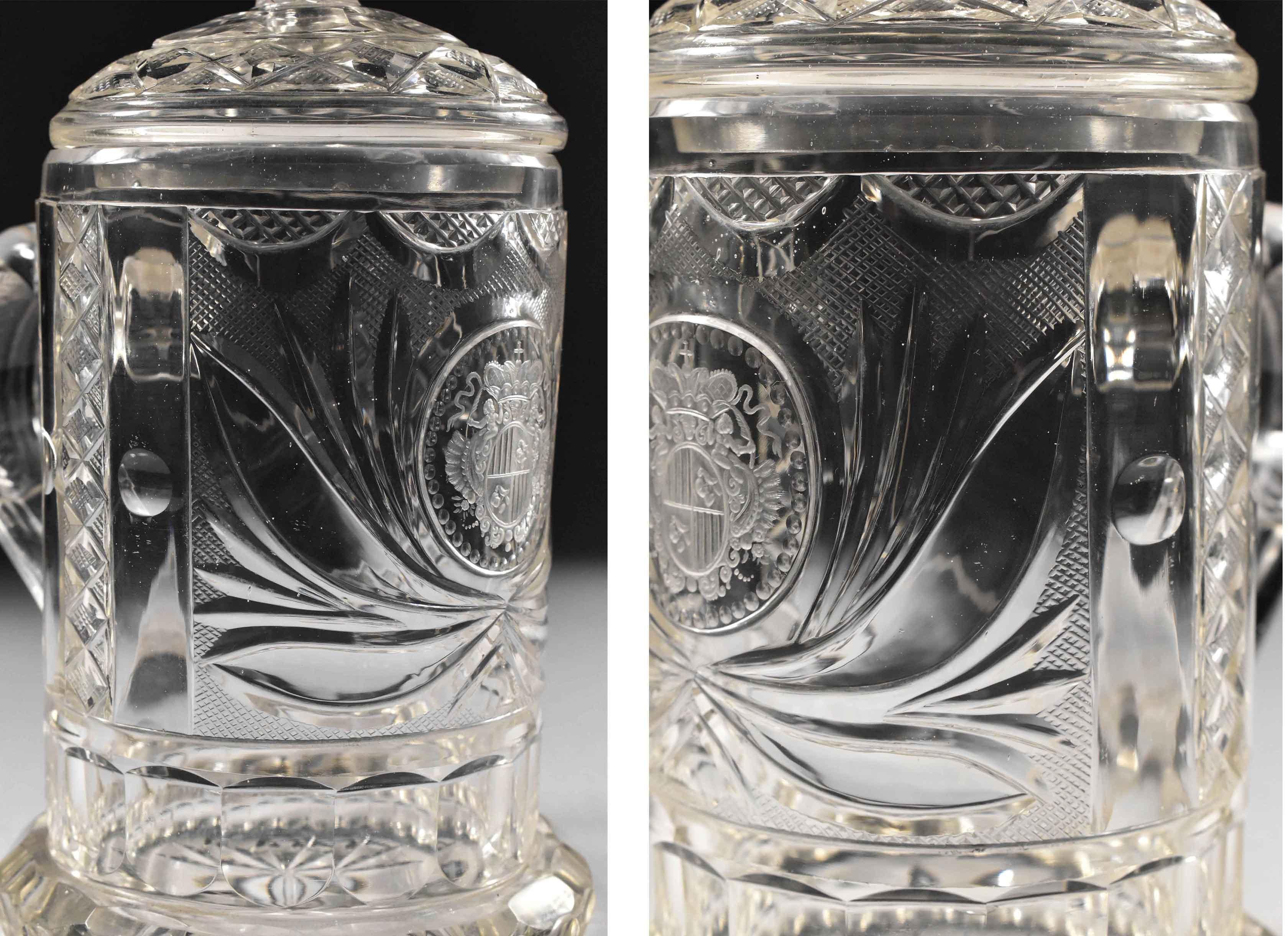 Soupière en verre taillé et gravé avec des armoiries, 18e/19e siècle Bon état - En vente à Nový Bor, CZ