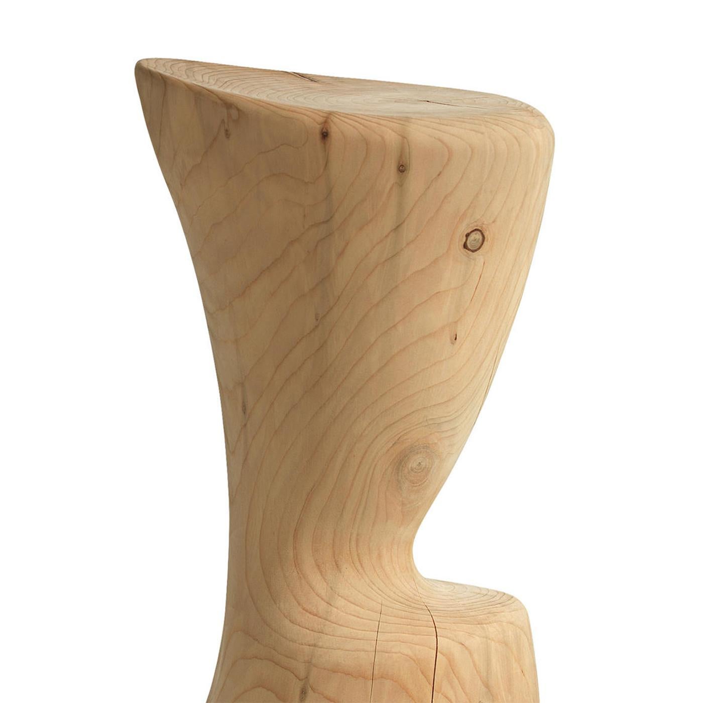 Stool cut Cedar made in natural solid cedar
wood with natural pine extract wax treatment.
Solid cedar wood include movement, 
cracks and changes in wood conditions, 
this is the essential characteristic of natural 
solid cedar wood due to natural