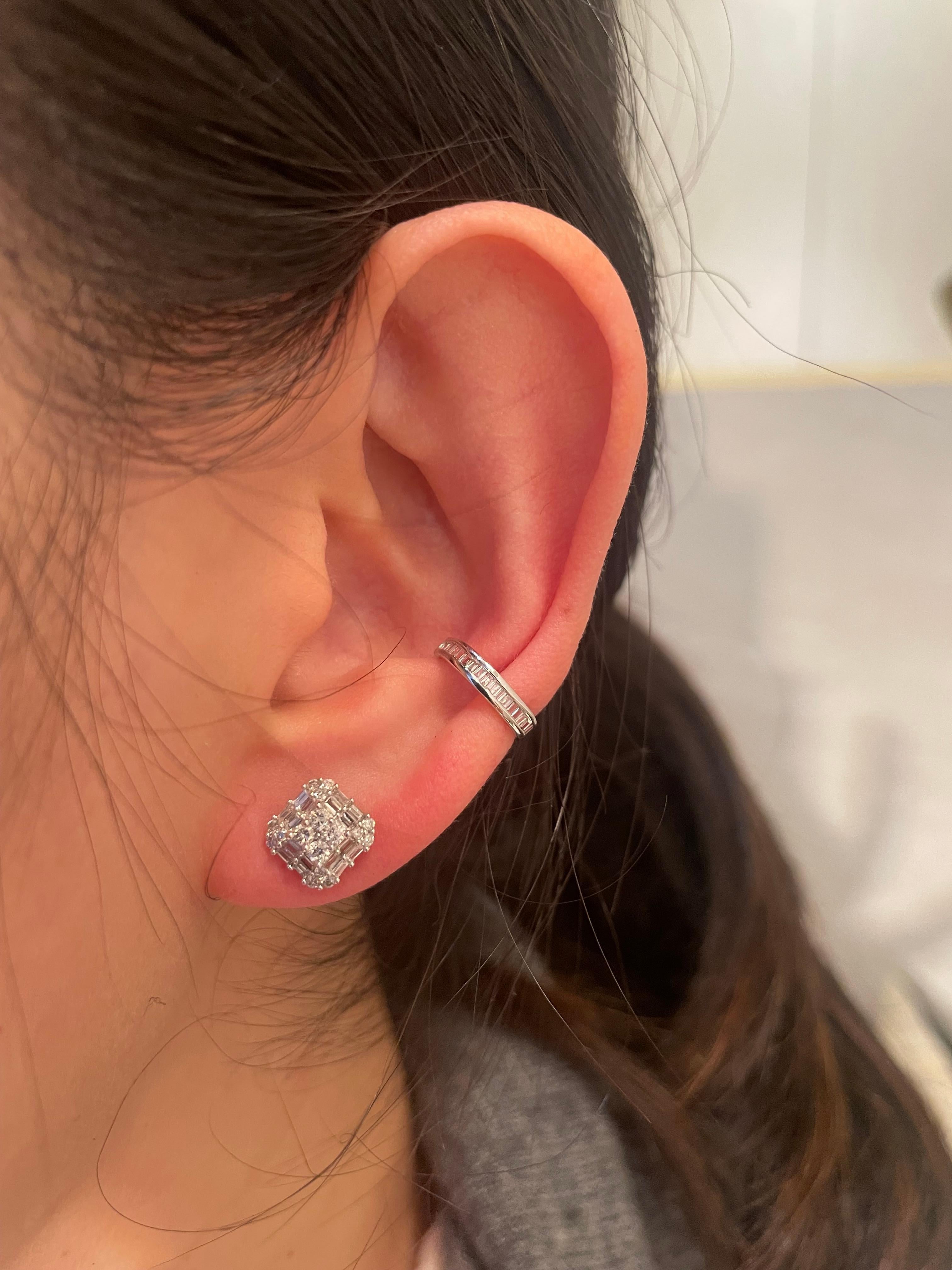 Pendientes de oro de 18 quilates con diamantes talla baguette y brillantes en venta 6