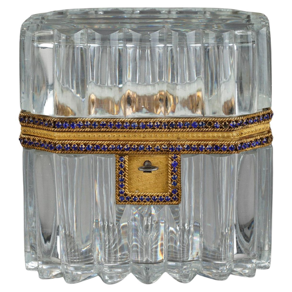 Cut cristal dans gilded bronze with blue cristal box For Sale